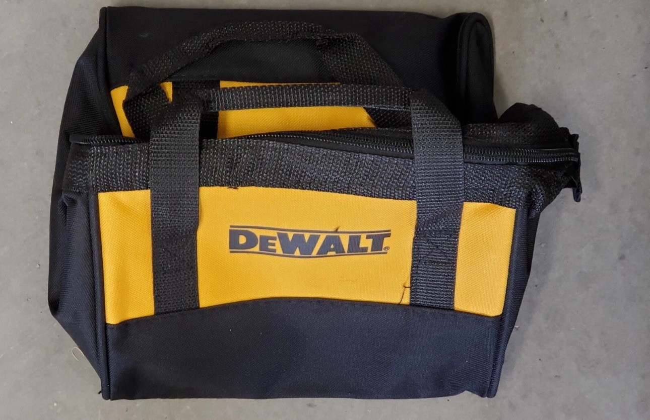 DeWALT 10″ x 9″ x 7″ Small Heavy Duty Ballistic Nylon Tool Bags. New Lot of Six.