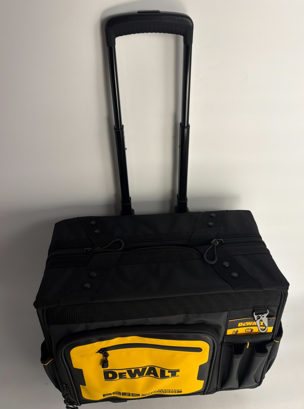 [NEW] DEWALT (DWST560107) 18-In. (457mm) Pro Rolling Tool Bag