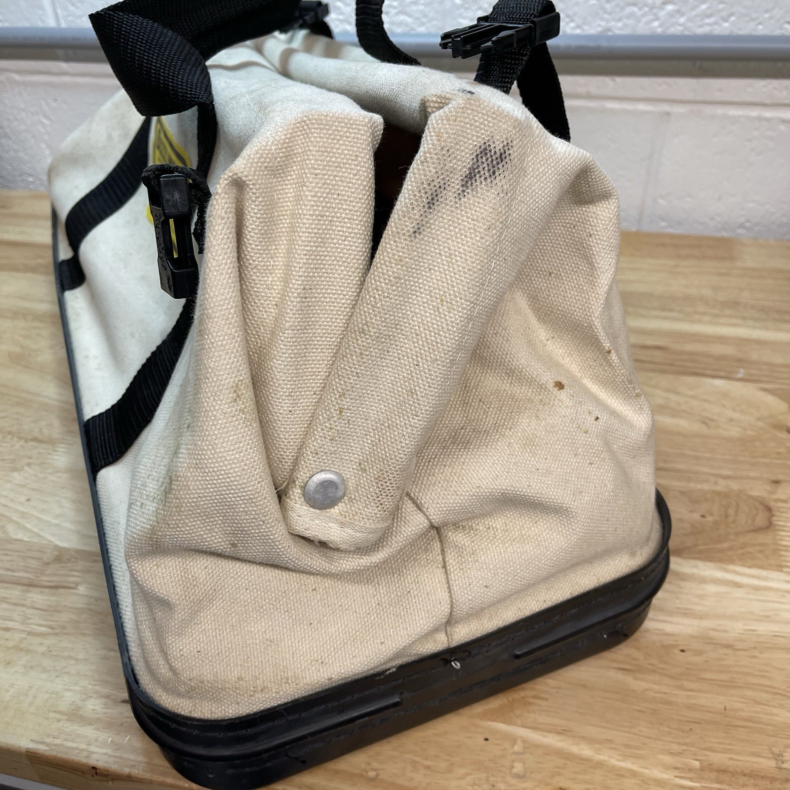 Warren Heim Corp. BUZZLINE 62-220 Lineman Industrial Tools Canvas Bag