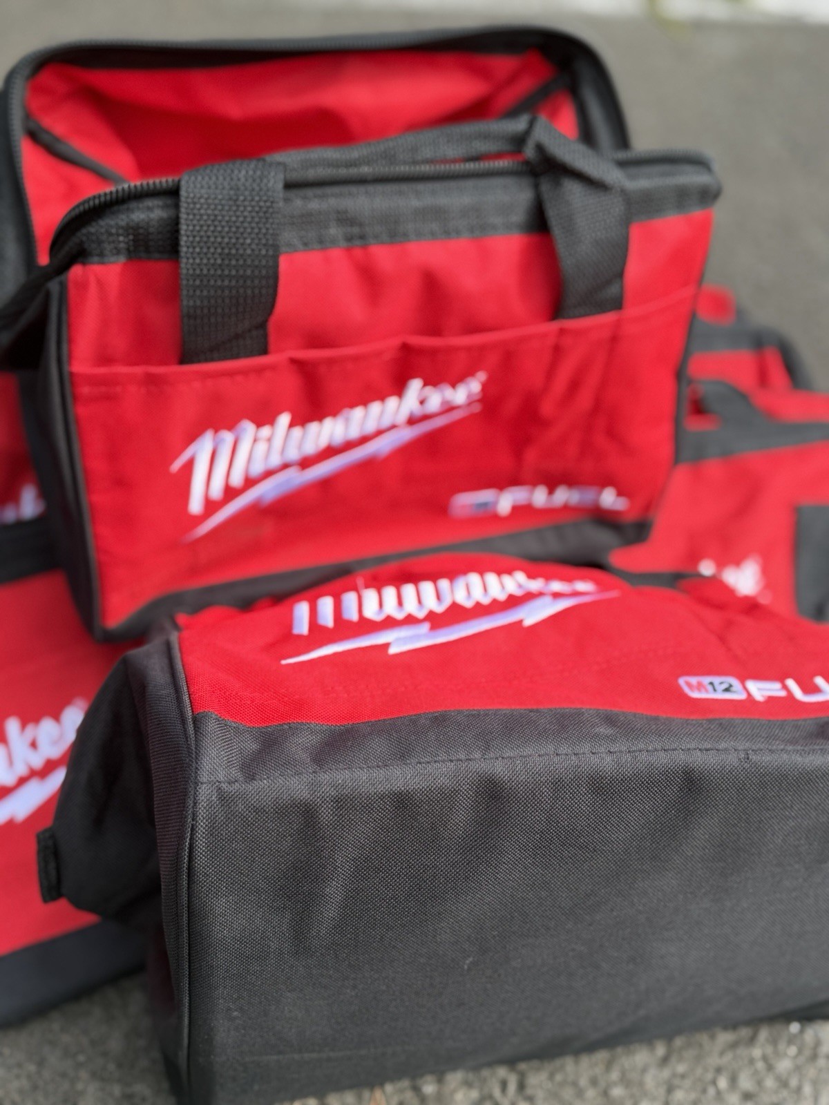 New Milwaukee FUEL M12 13″ Heavy Duty Contractors Tool Bag M18 13″ x 9″ x 10″