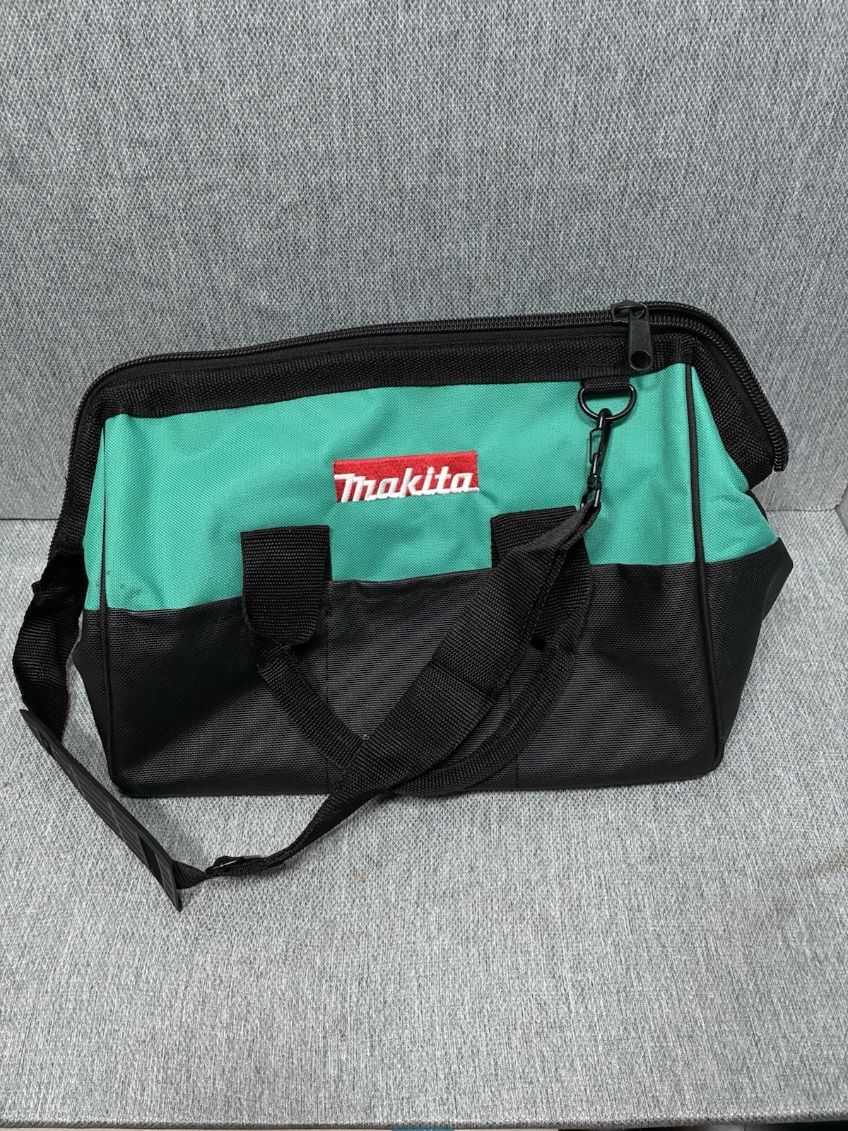 Makita 831253-8 Contractor Tool Bag, 14″X11”X9” Unused