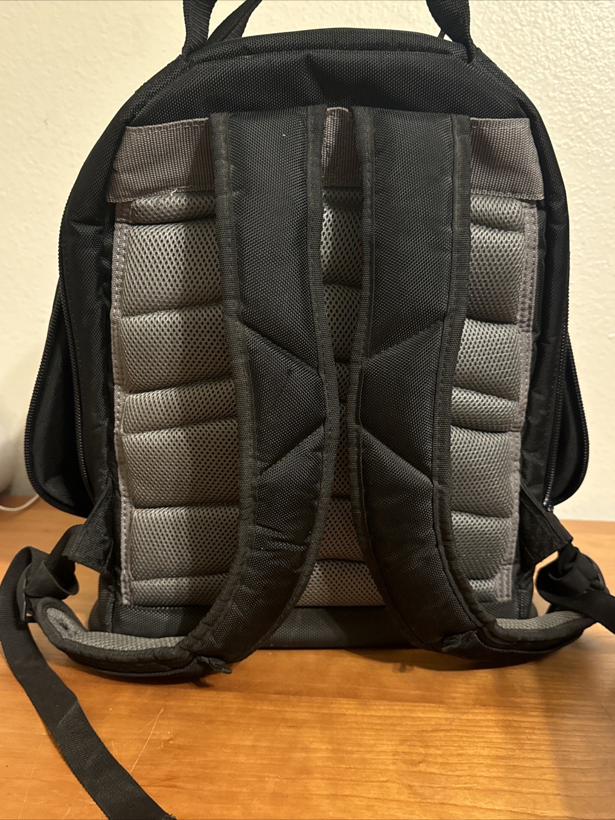 KLEIN TOOLS Tradesman Pro Tool Backpack Electrician Hard Bottom Great Condition!