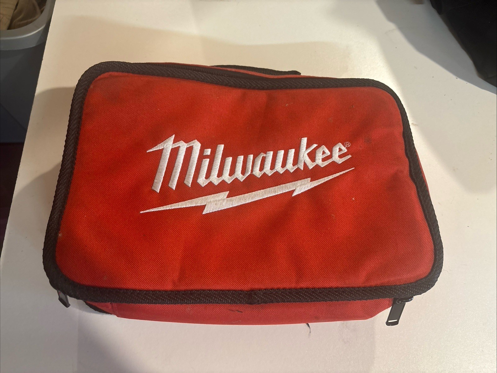 MILWAUKEE RECTANGLE TOOL BAG – RED/BLACK LNC 9”x13”x3”