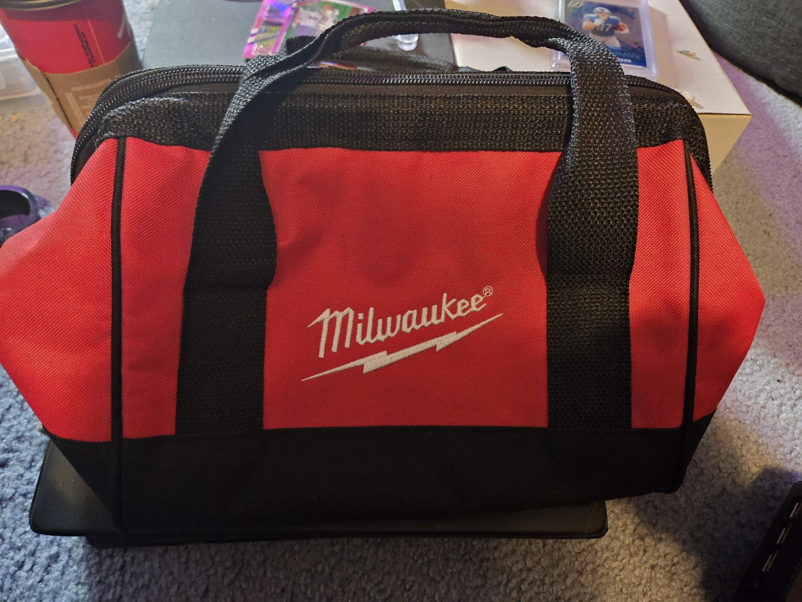Milwaukee (11″ x 11″ x 10) Heavy Duty Contractors Bag – ‎00158000848