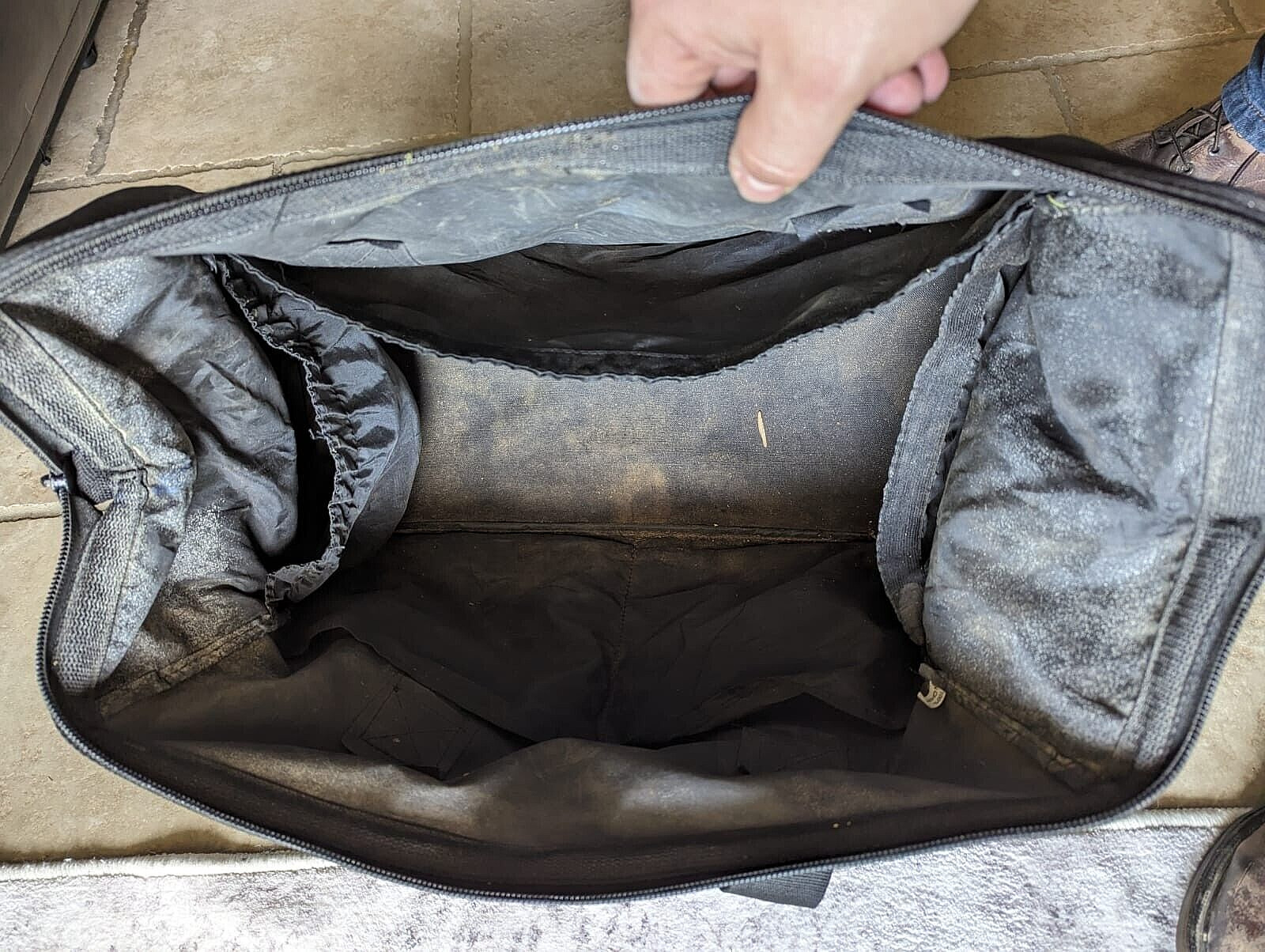 CRAFTSMAN LARGE TOOL BAG Approximately 20x10x14 With 8 Pockets