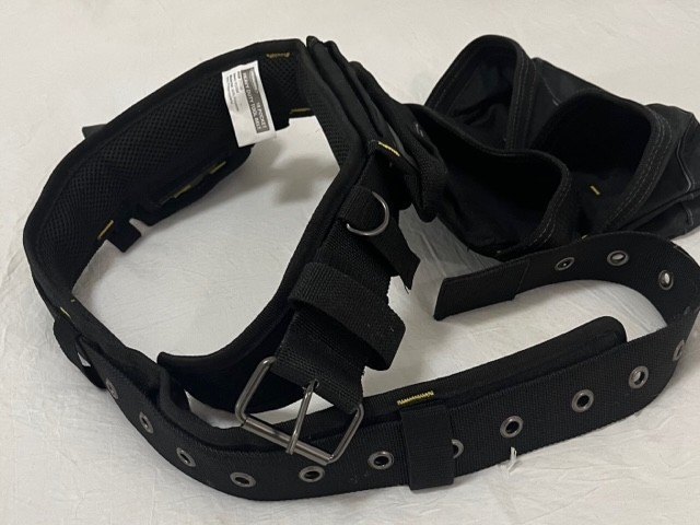 Voyager 18 Pocket Heavy Duty Tool Belt NWOT Excellent Condition