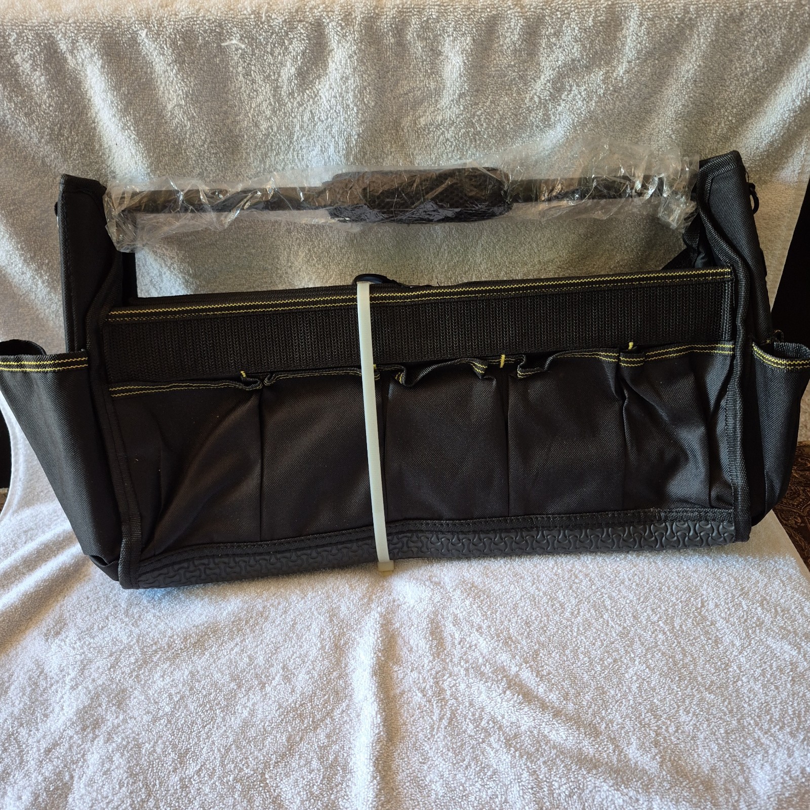 Voyager 19″ Tool Bag Tote 14 Pockets