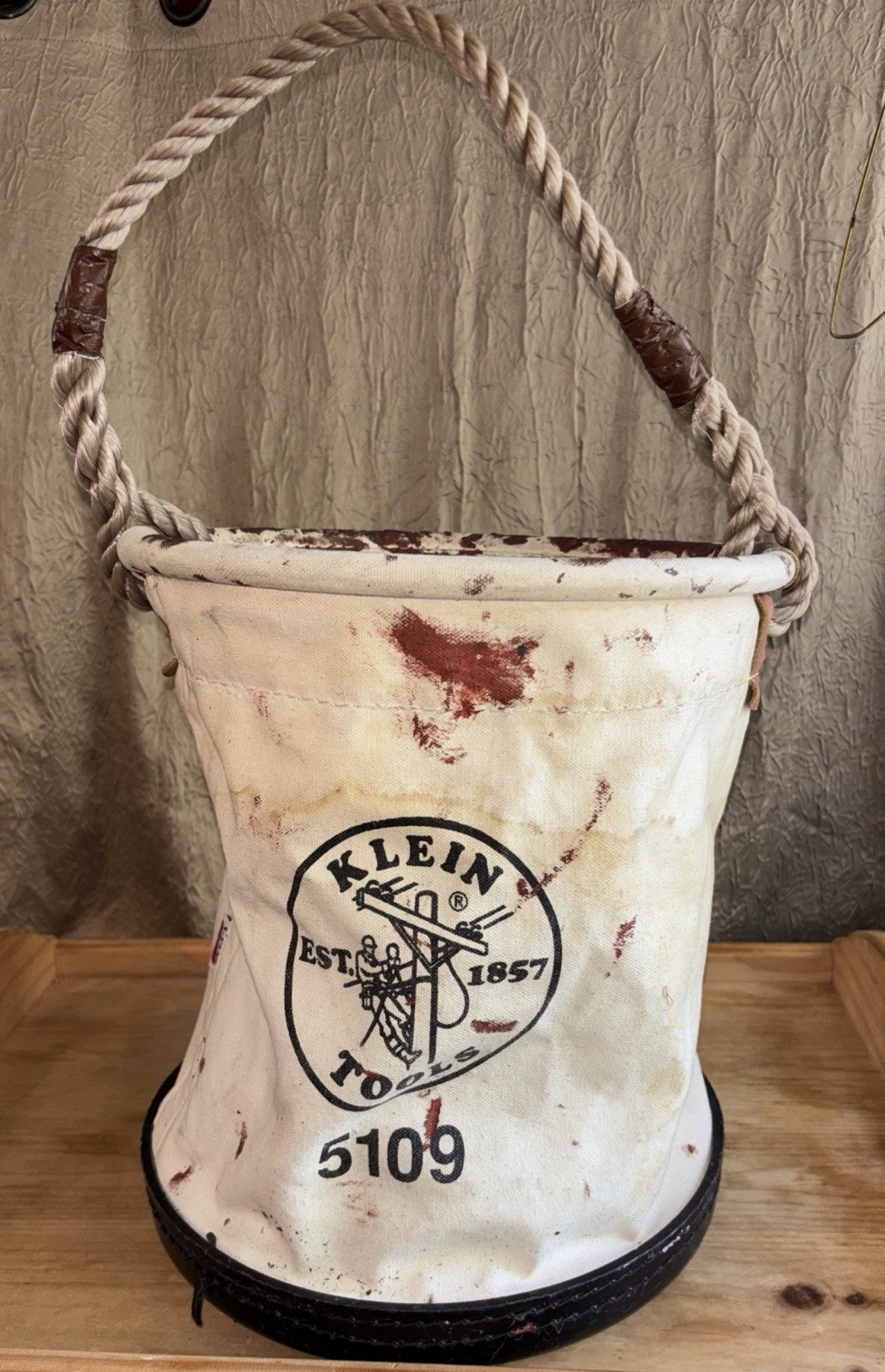 Klein Tools #5109 Canvas 14″ Bucket-Wide Mouth-Reinforced Bottom-Rope Handle