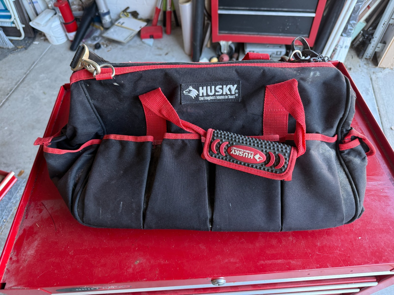 Husky 191 278 Large Mouth 16-Inch Tool Bag 18 Storage Pockets Water Resistant