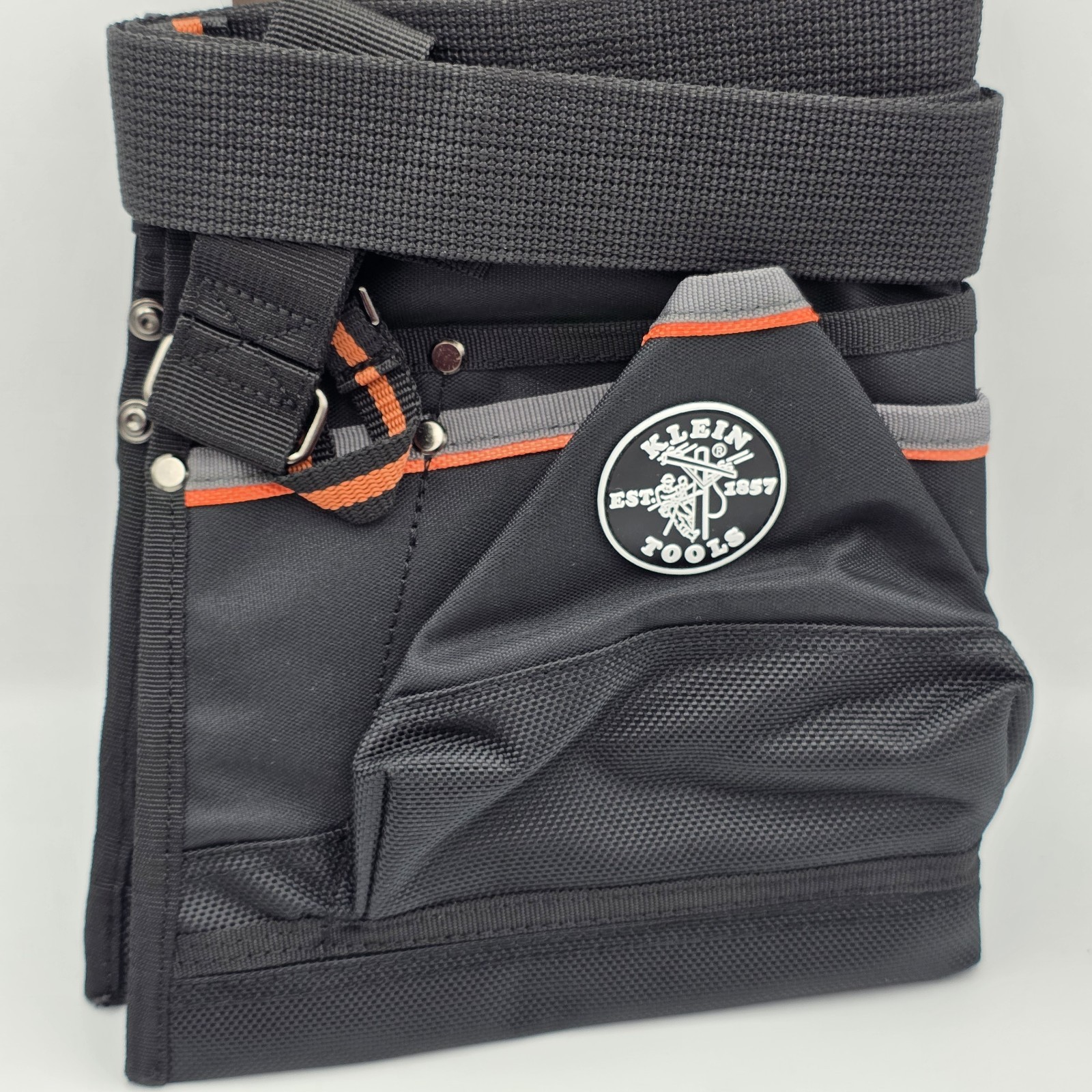 Klein Tools Adjustable Black Tool Belt with Heavy Duty Pockets and Tape Thong
