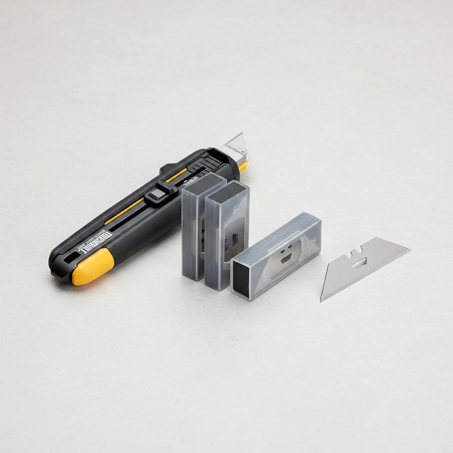 ToughBuilt – Scraper Utility Knife & 30-Pack Replacement Blades Bundle