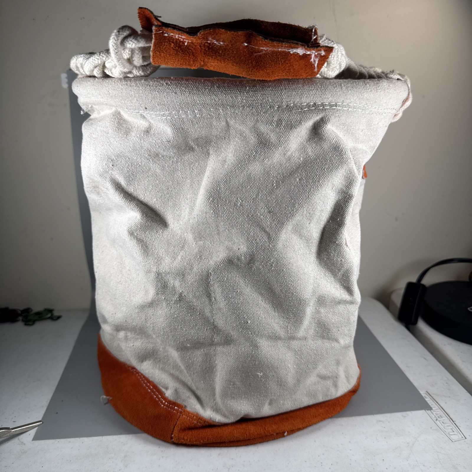 Voyager Round Canvas Bag NEW 4 Pockets Leather Reinforced HeavyWork Beach