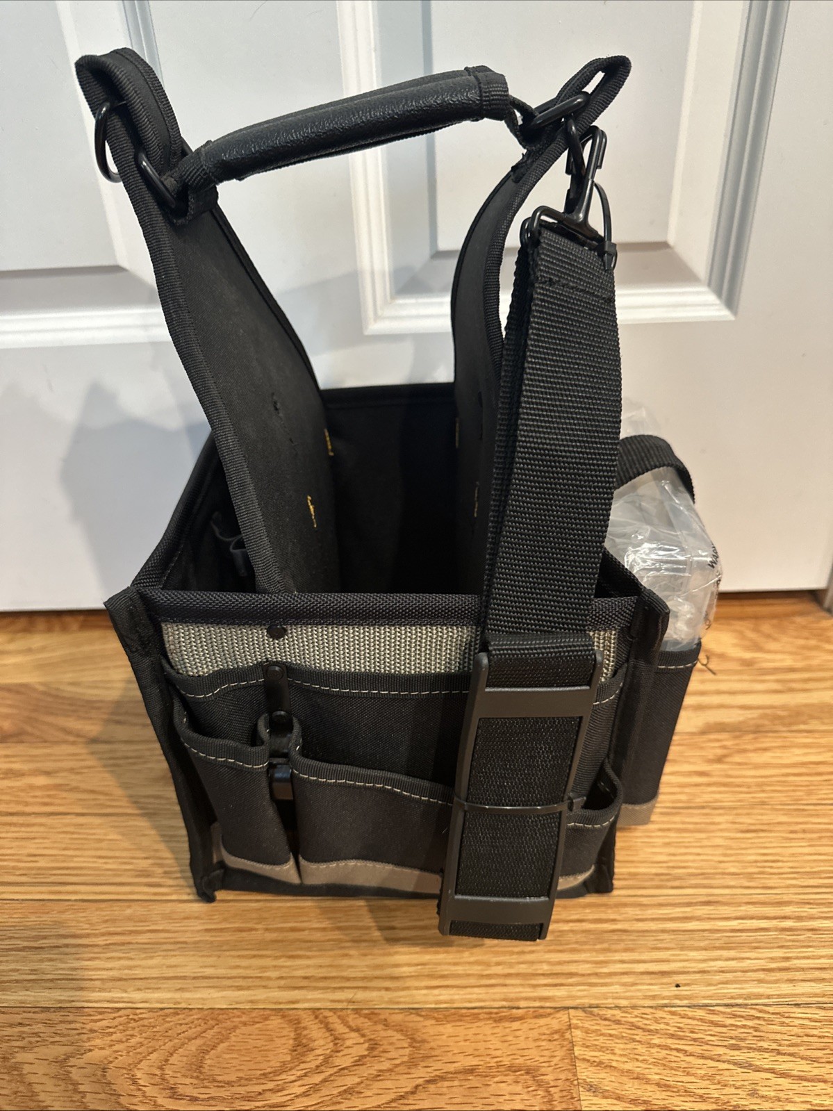 Custom LeatherCraft 1526 25 Pocket Electrical and Maintenance Tool Pouch