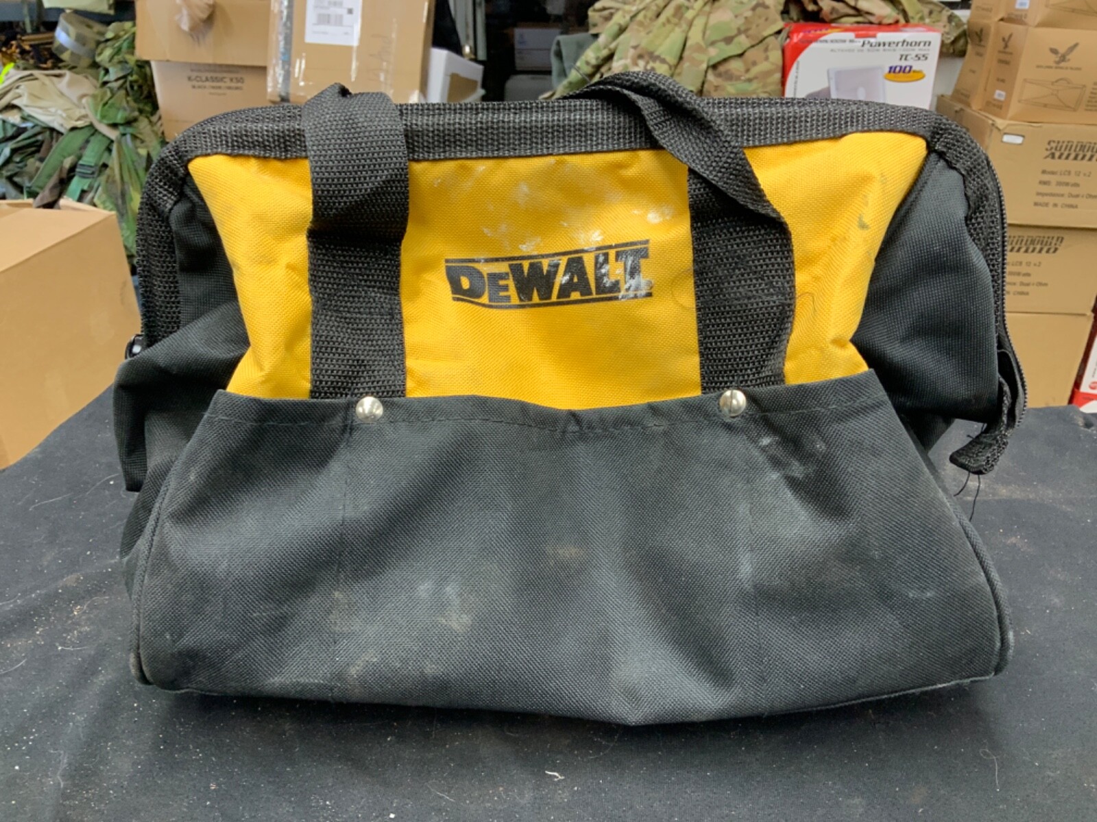 DeWalt Nylon 13″ x 9″ x 9″ Contractors Medium Tool Bag Tote Carrying Case BARE