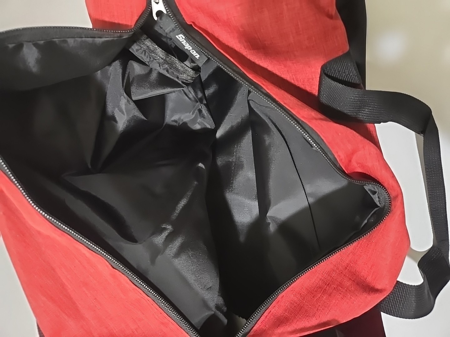 Snap On Tools Duffle Bag 19″ X 14″ X 10″ Big Compartment & 1 Outside W/strap NEW