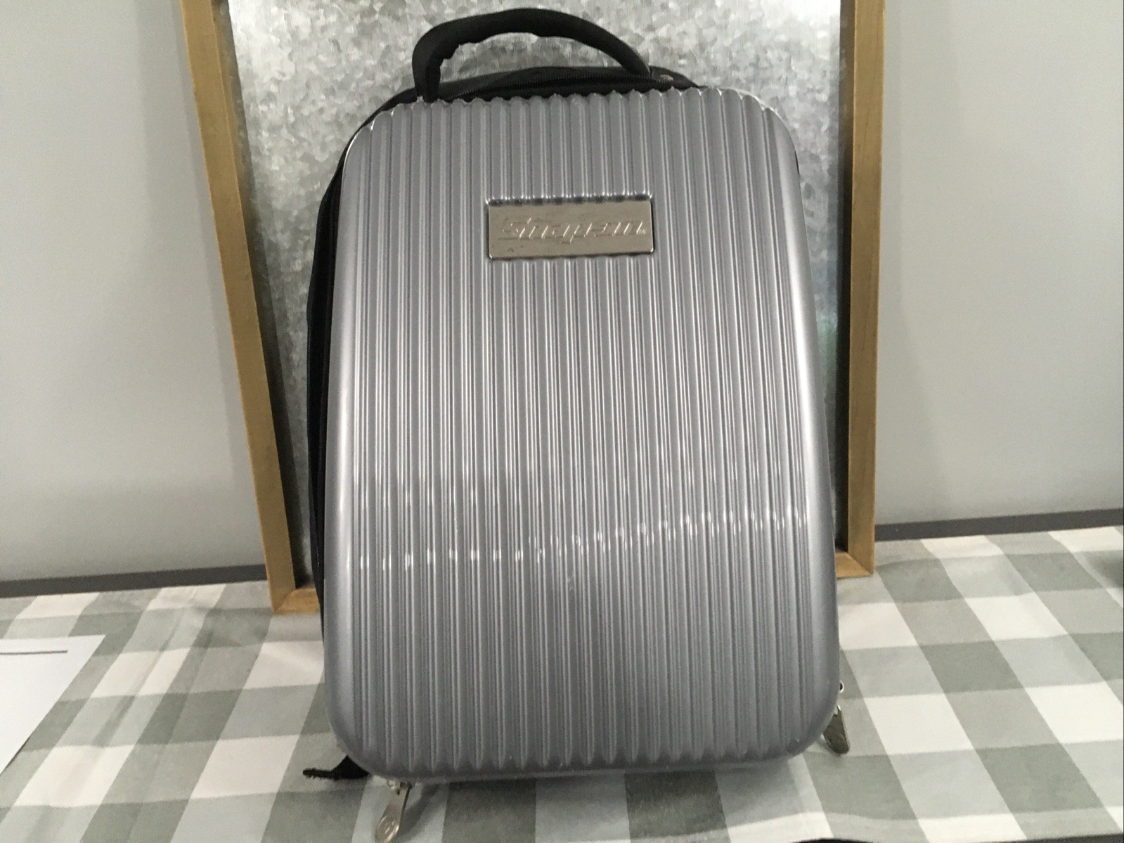Snap On Hard Shell Clam Tool Backpack Carry-On Padded Straps W/ Inside Pockets