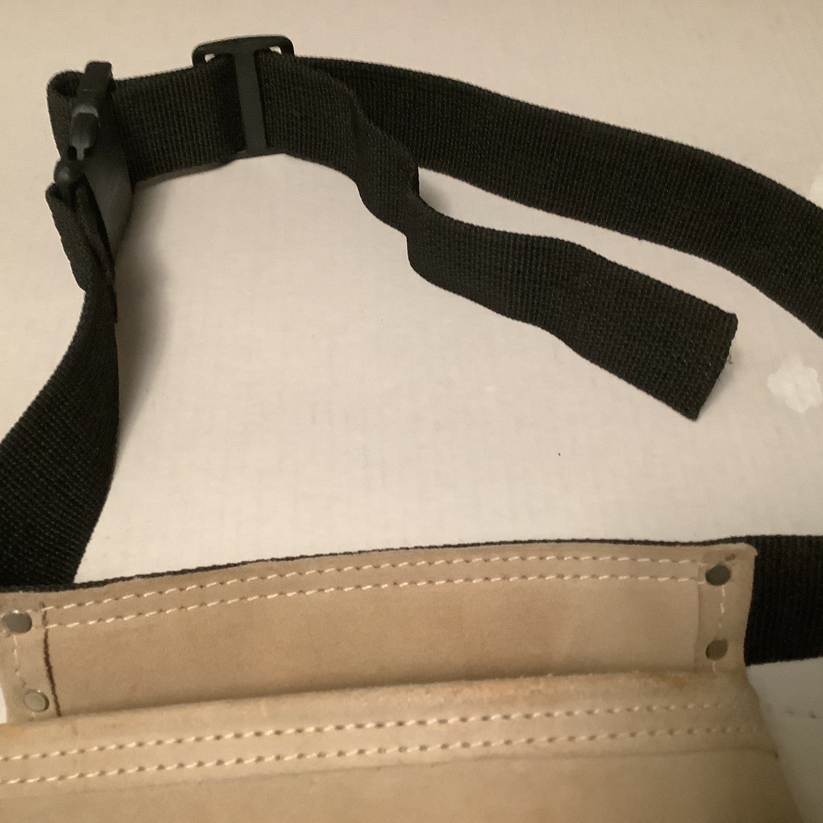 McGuire-Nicholas 5 Pocket SuedeFramer’s Combo Adjustable Tool Belt, Beige