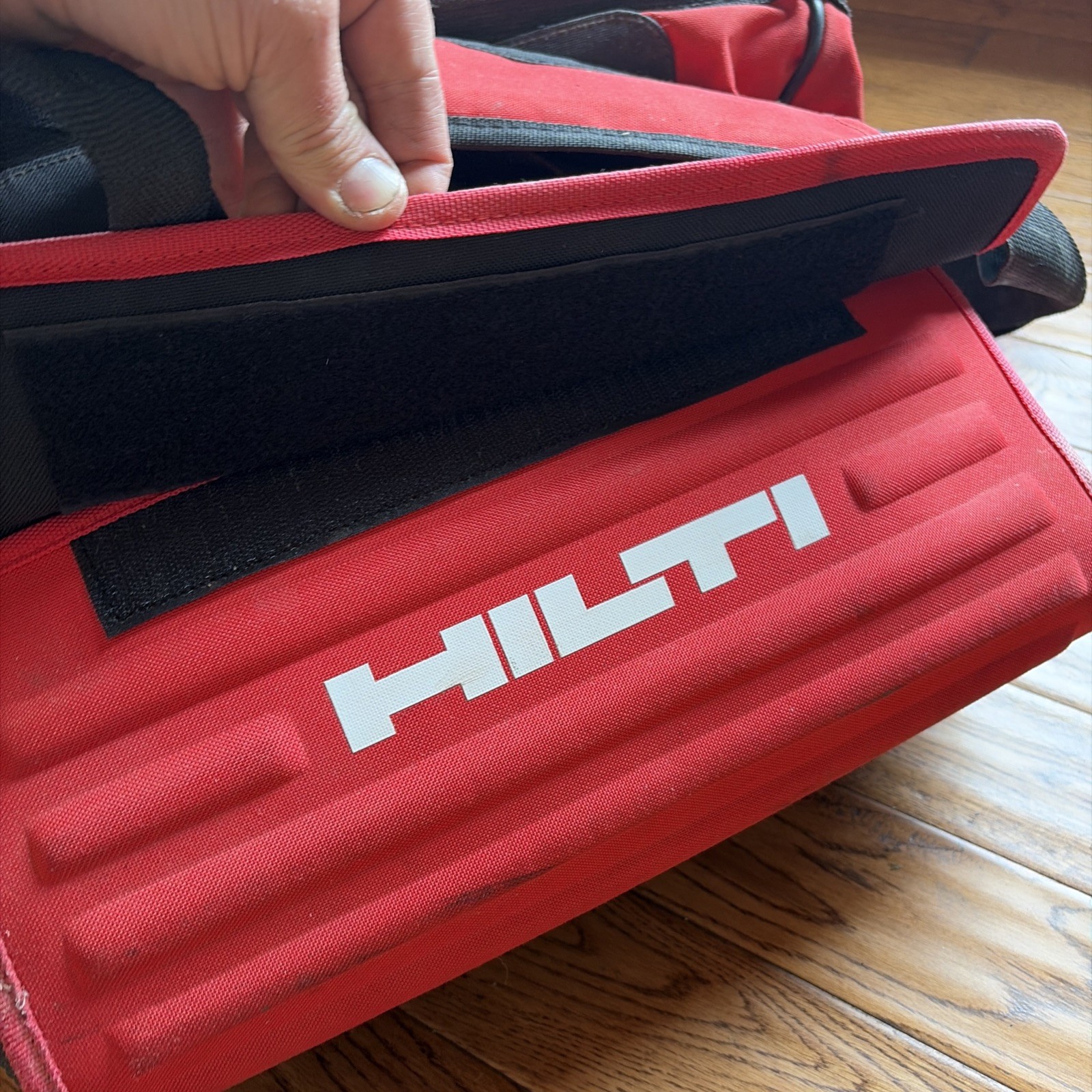 Hilti Heavy Duty Medium Size Tool Bag 18 x 10x 12 #vv6