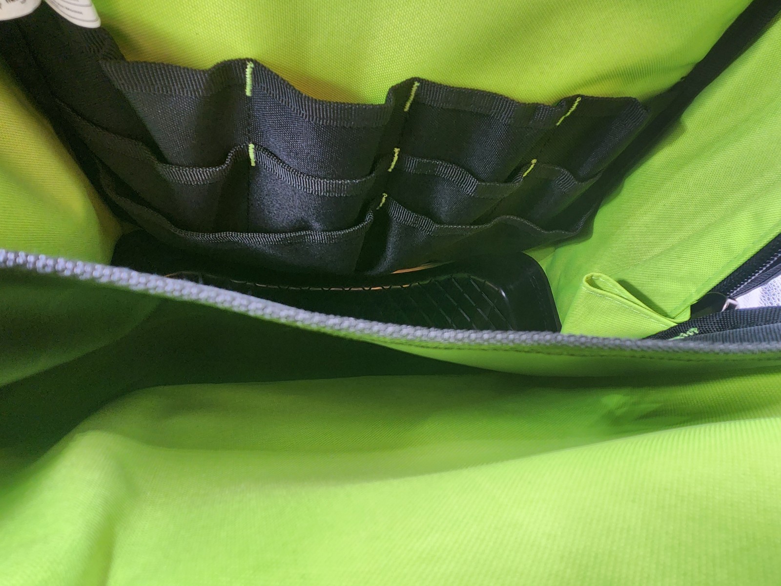 Heavy-Duty Tool Backpack: Organizing 23 Tools with Ease – Waterproof & Durable