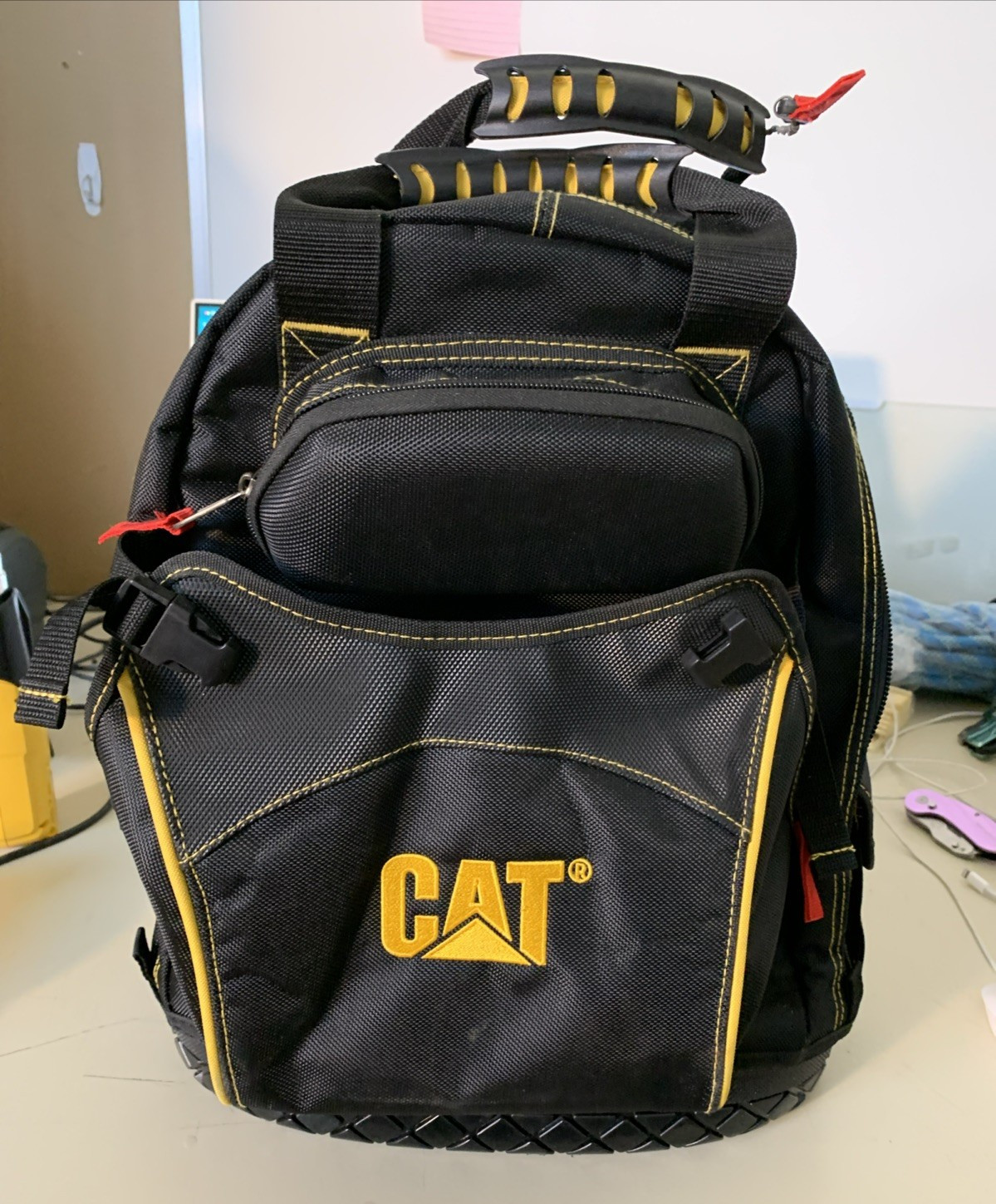 Cat 17 Inch Pro Tool Back Pack – 240052