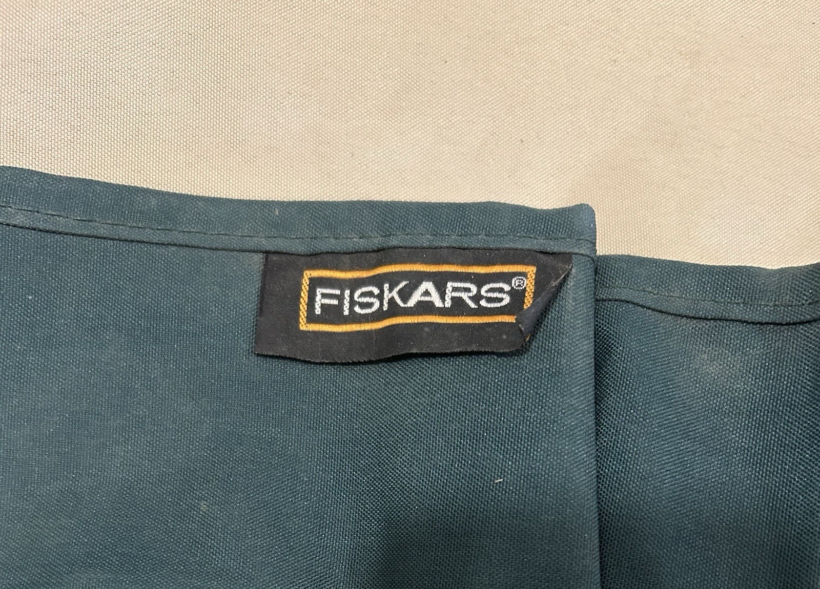 FISKARS POCKET BUCKET/CADDY TOOL ORGANIZER FITS AROUND STANDARD 5-GALLON BUCKET