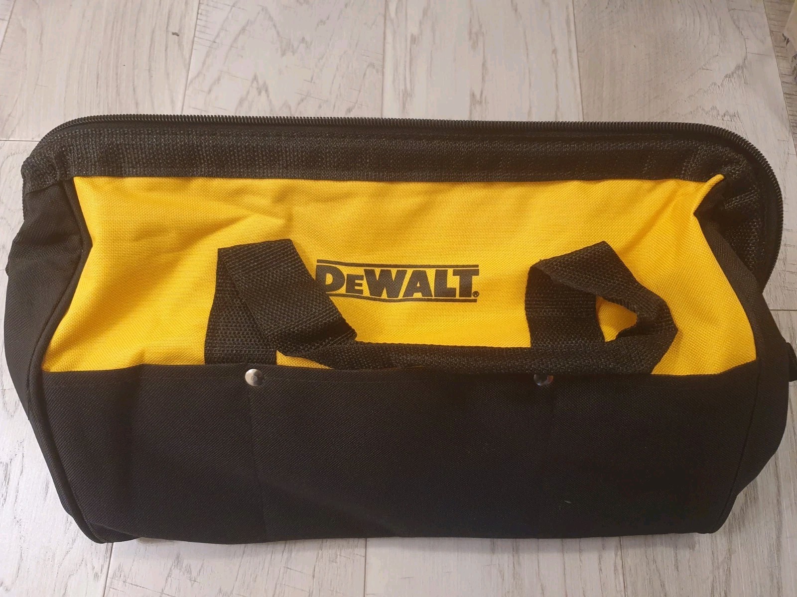 DEWALT 629053-00 15″ Medium Heavy Duty Contractor Tool Bag 15″x9″x10″ – NEW