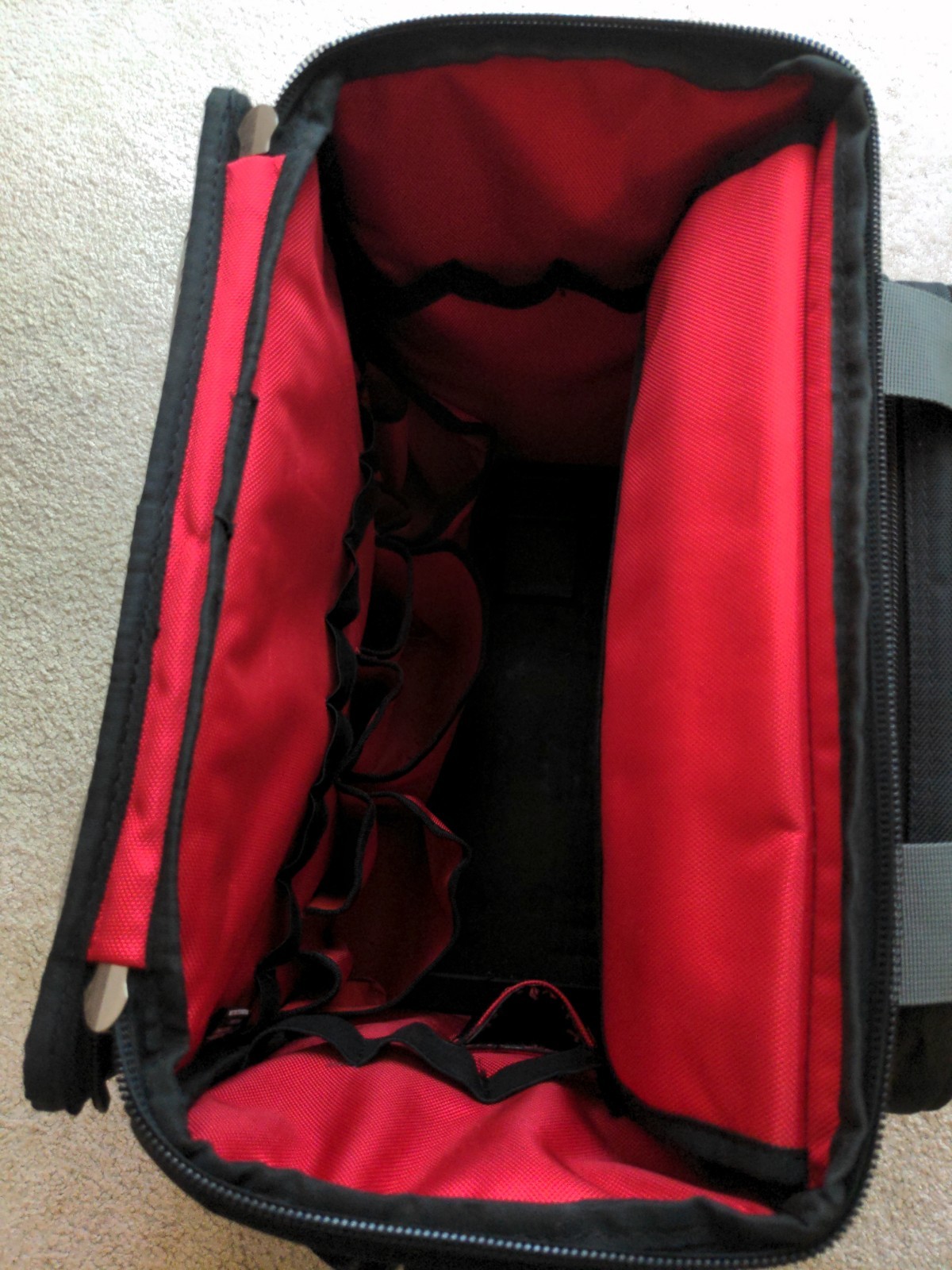 Milwaukee 48-22-8300 Tech Bag PACKOUT 10.63″ X 17.72′ Ballistic Nylon 58 pockets