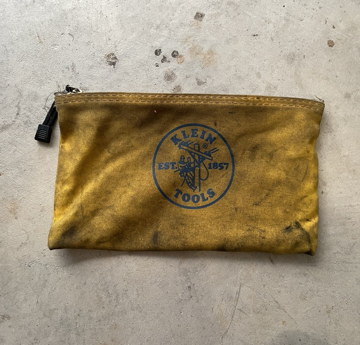 Klein Tools Model Klein Tools Yellow Canvas Tool Pouch, Zipper Closure, 1 Item