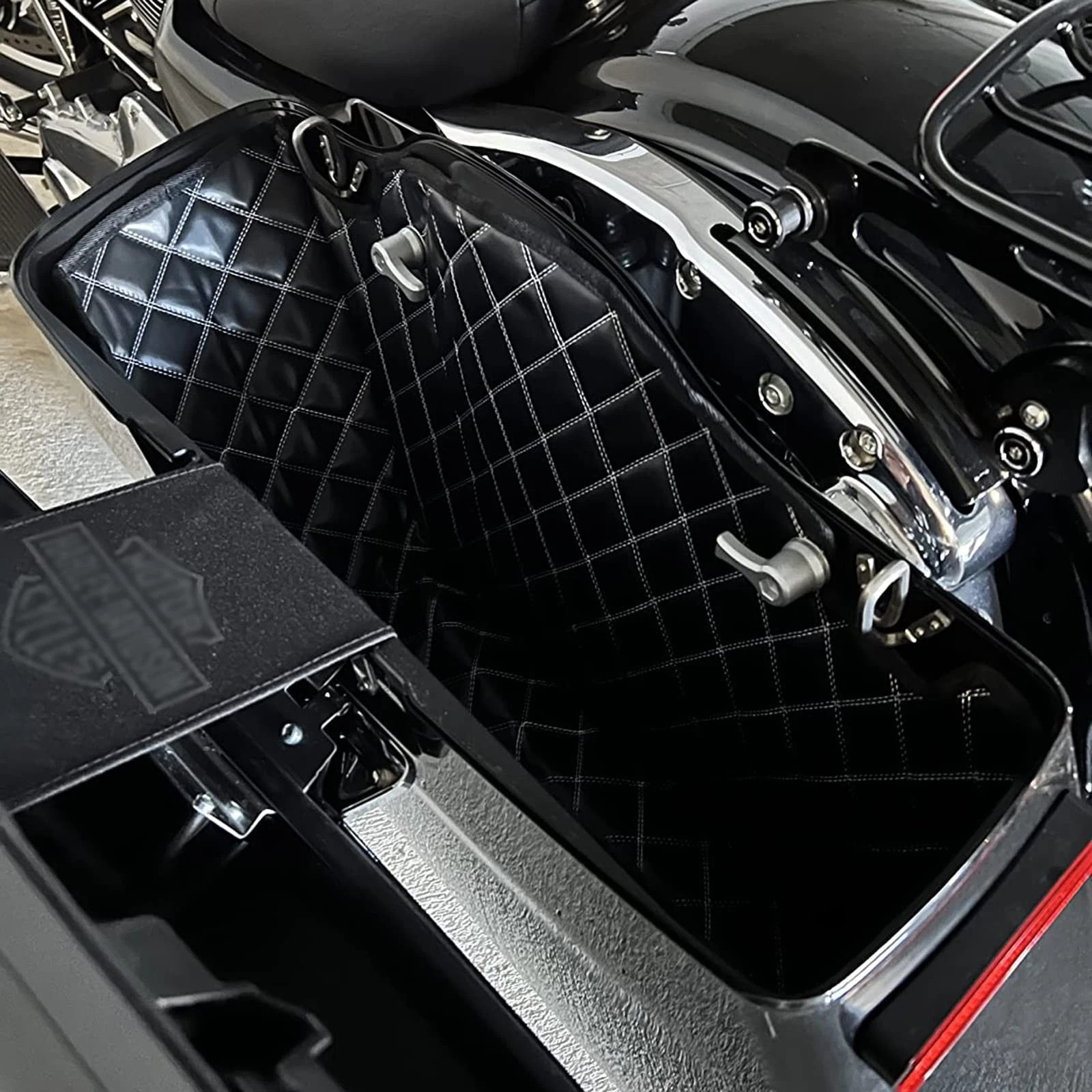 Saddlebag Liners Carpet Insert with White Stitching for Non-Stretched Non-Tapere