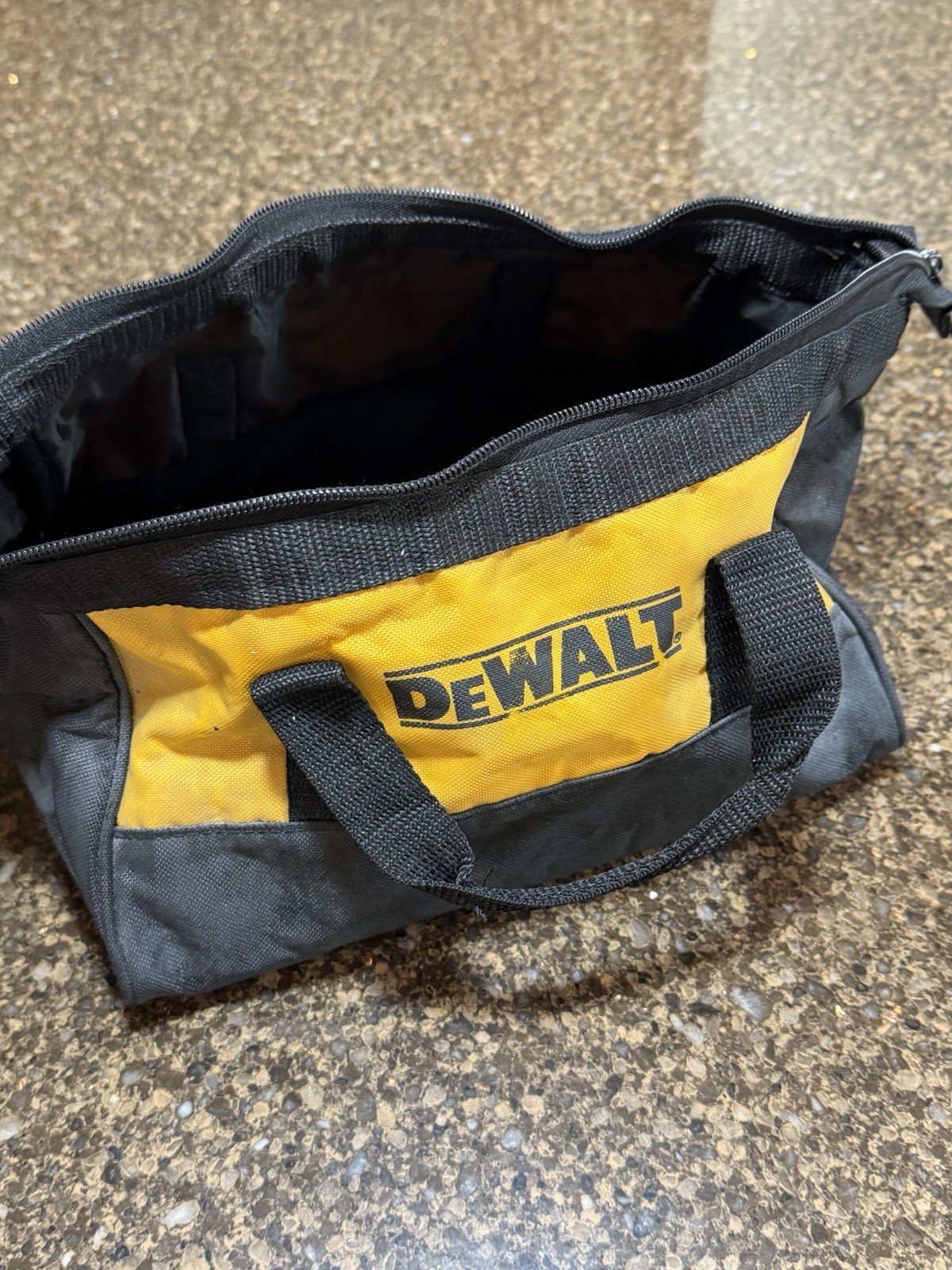 DEWALT Heavy Duty Nylon Small Tool Bag Tote Bag 13″ x 8″ x 10″ #N381993