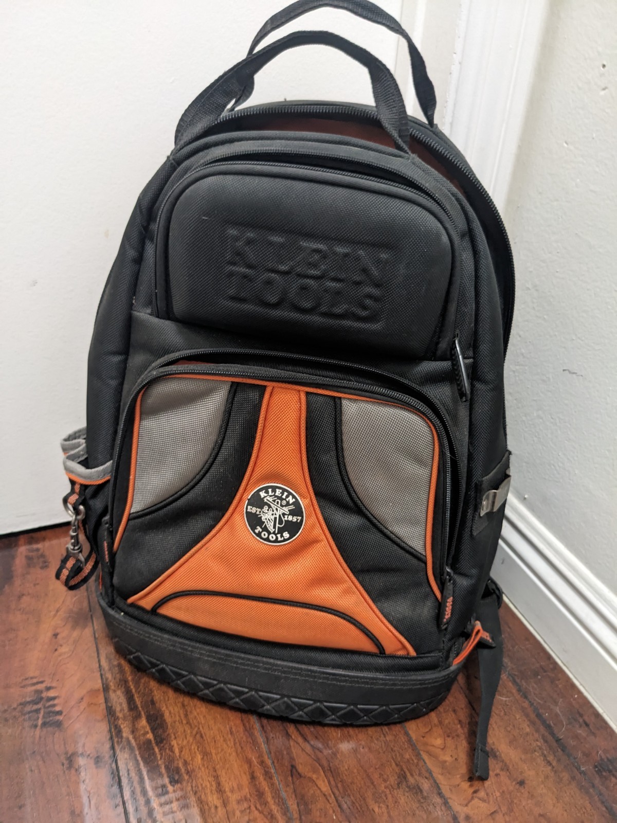 Klein Tools Backpack Tradesman Pro Multi Pockets Zippered Orange Black bag *NICE