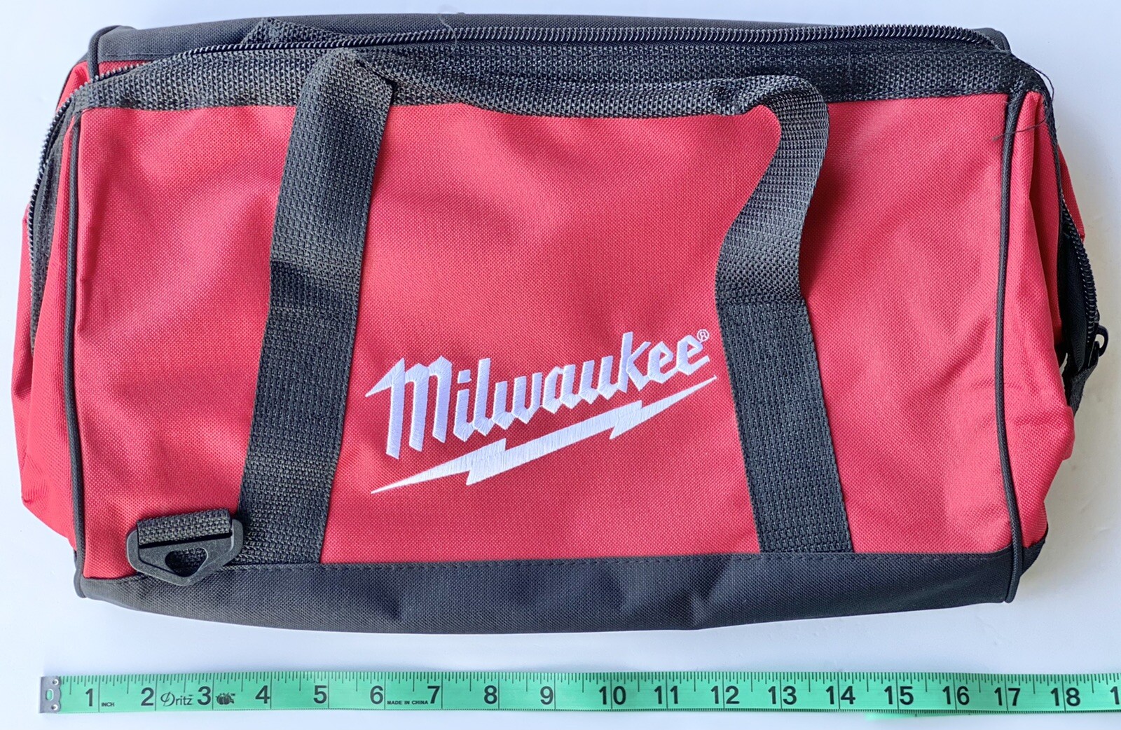 Milwaukee M18 M12 17” x 11” x 10” Contractors Tool Bag w/ 6 Inside Pockets New