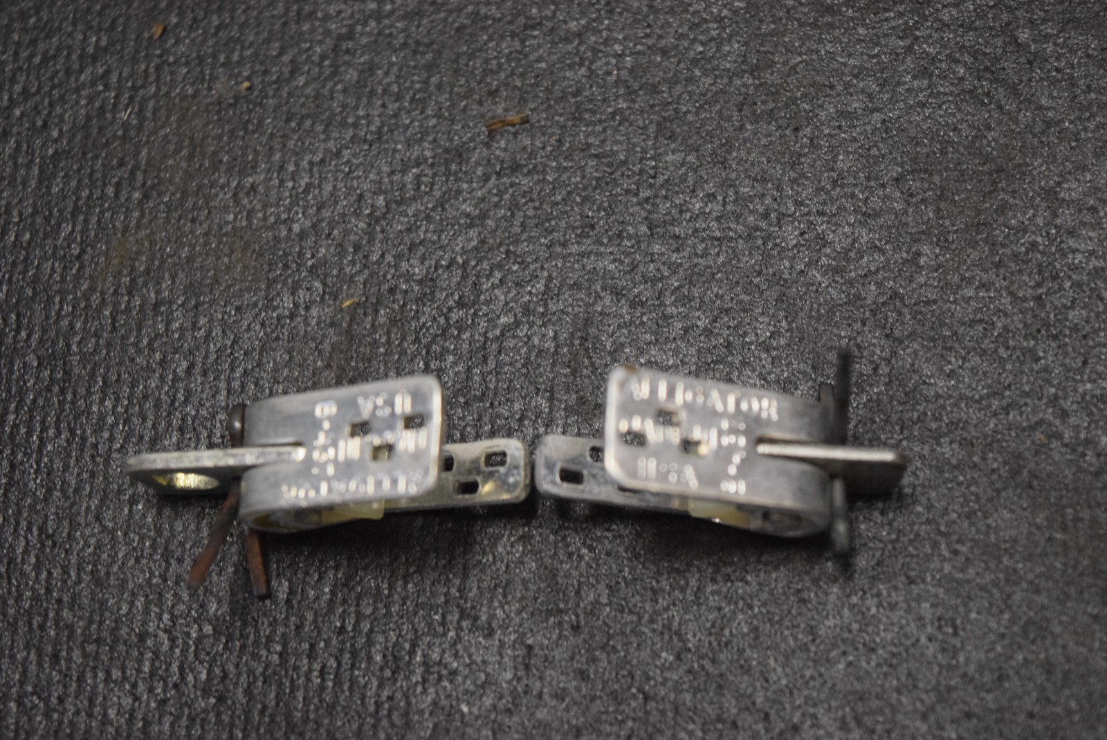 NOS Alligator No. B-437 “B” Section V Belt Fasteners-Sealed pack of 10 ORIGINAL