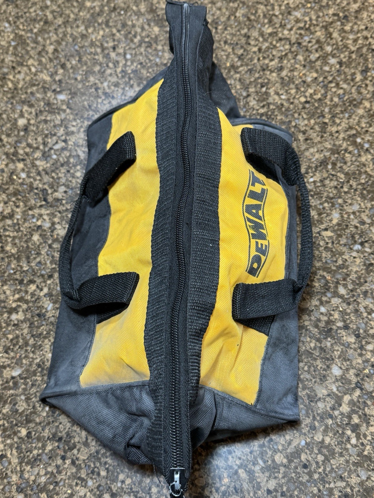 DEWALT Heavy Duty Nylon Small Tool Bag Tote Bag 13″ x 8″ x 10″ #N381993