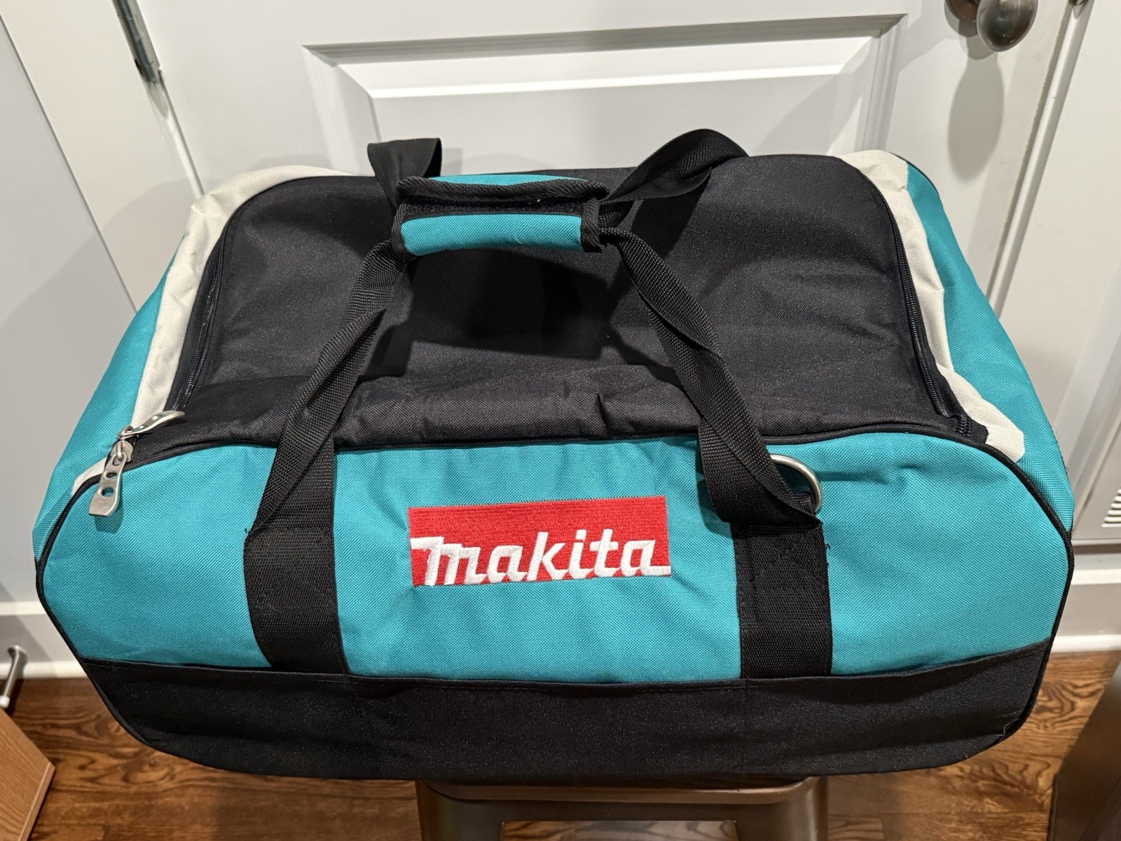 Makita 831284-7 Large Contractor Tool Bag 23″ x 12” x 12” No Shoulder Strap MINT