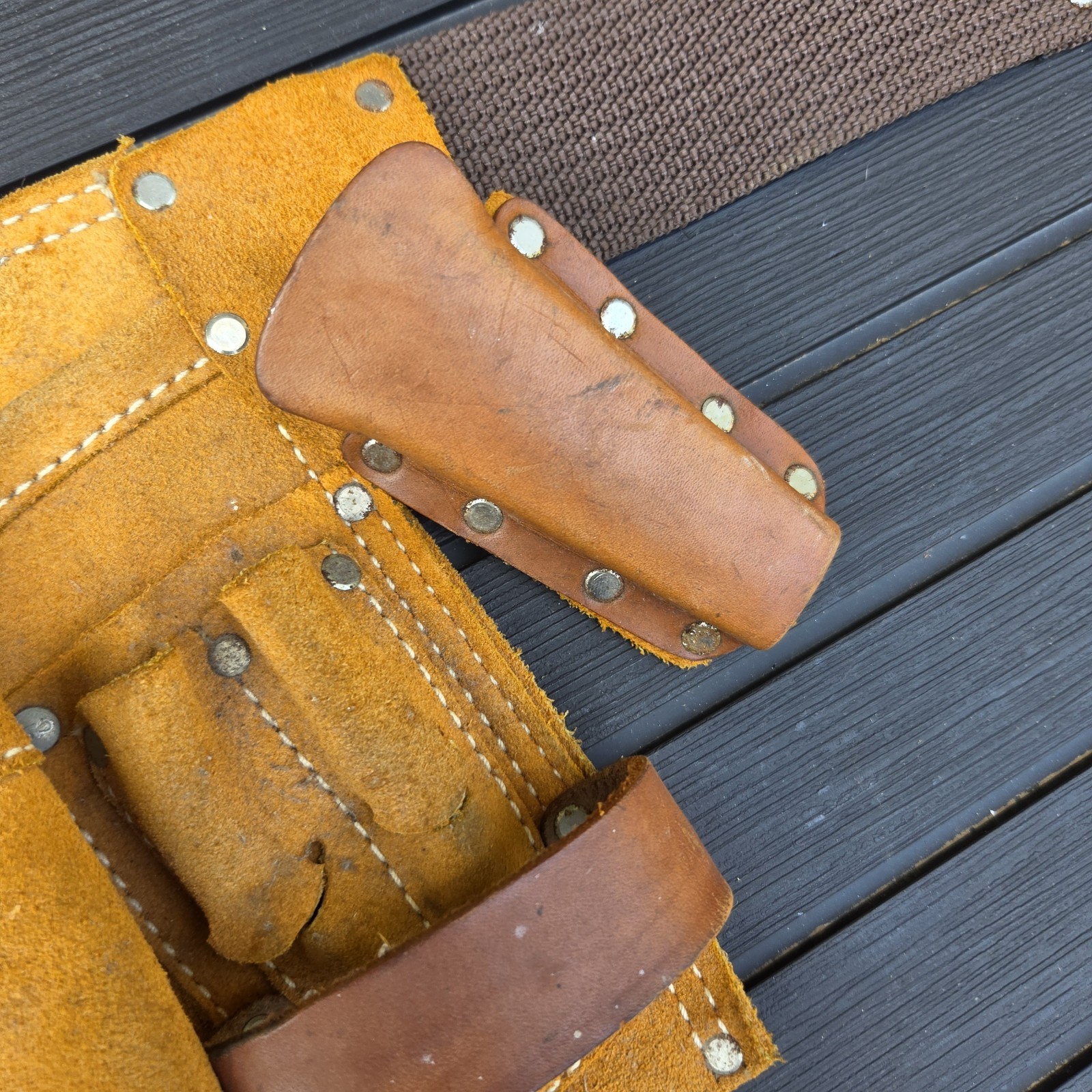 Carpenter LEATHER TOOL BELT/POUCH Custom Leathercraft CLC H427X