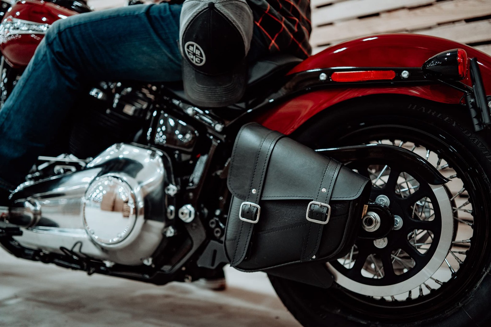 Willie & Max Black Synthetic Leather Small Motorcycle Swingarm Bag for Softail/T