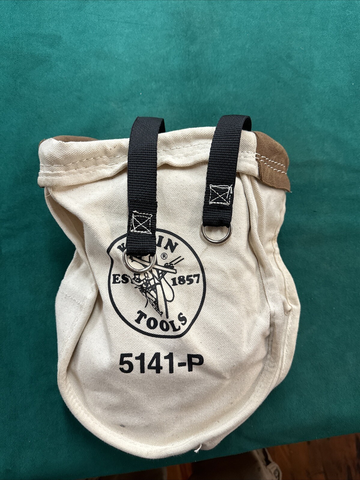 KLEIN TOOLS 5141P Tool Bag, Heavy #8 Natural Canvas, 1 Pockets, Tan, 12″ Height