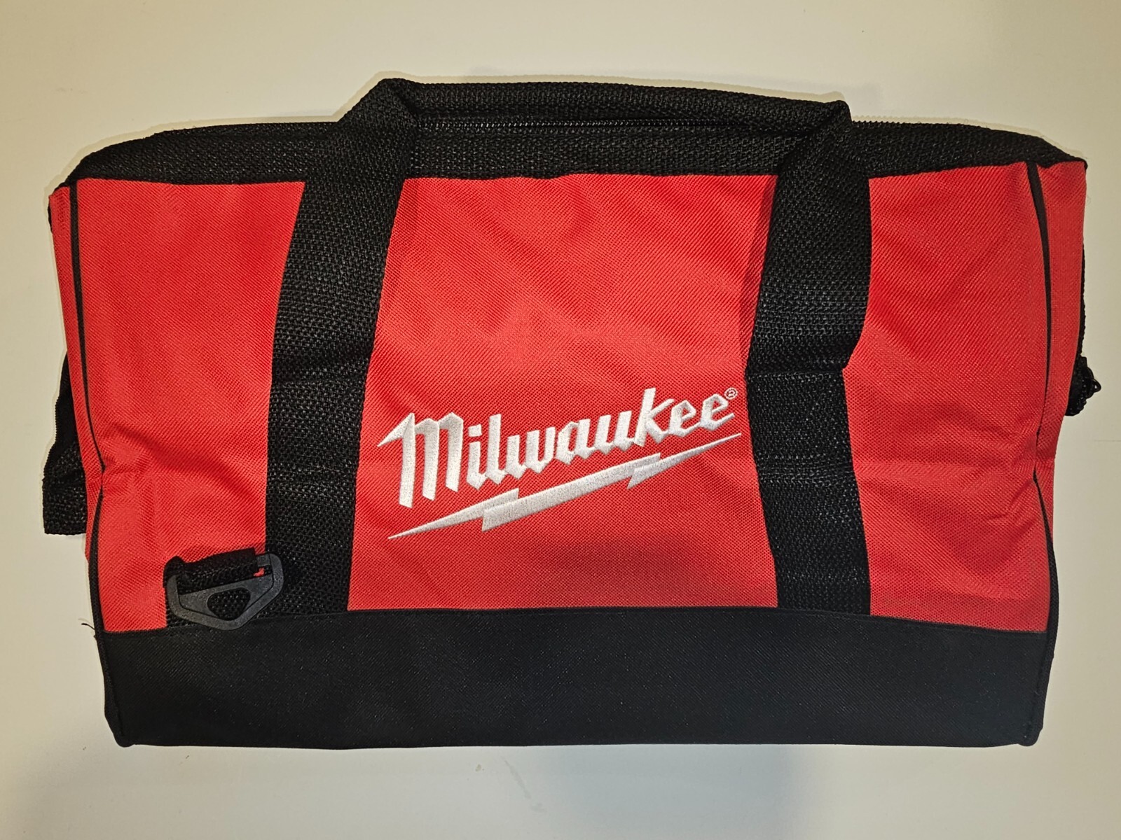 Milwaukee 16″ Heavy Duty Canvas Tool Bag (16 x 10 x 10) with 6 Inside Pockets