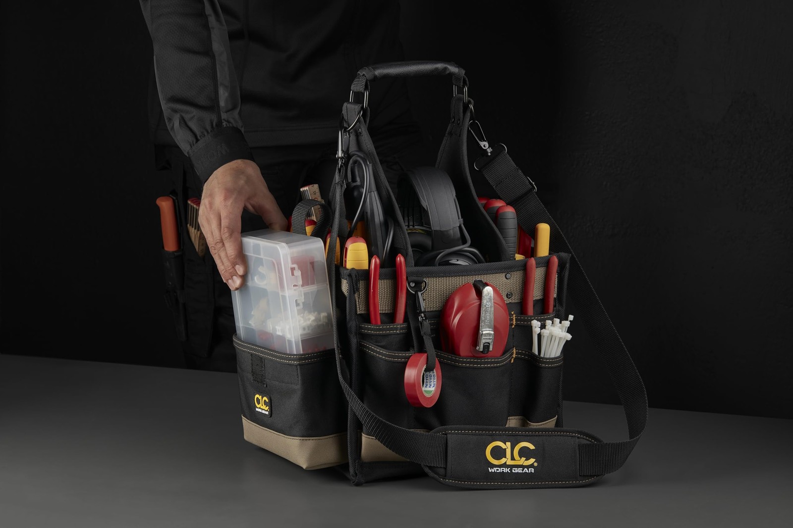 Ercraft 1526 25 Pocket Electrical And Maintenance Tool Carrier