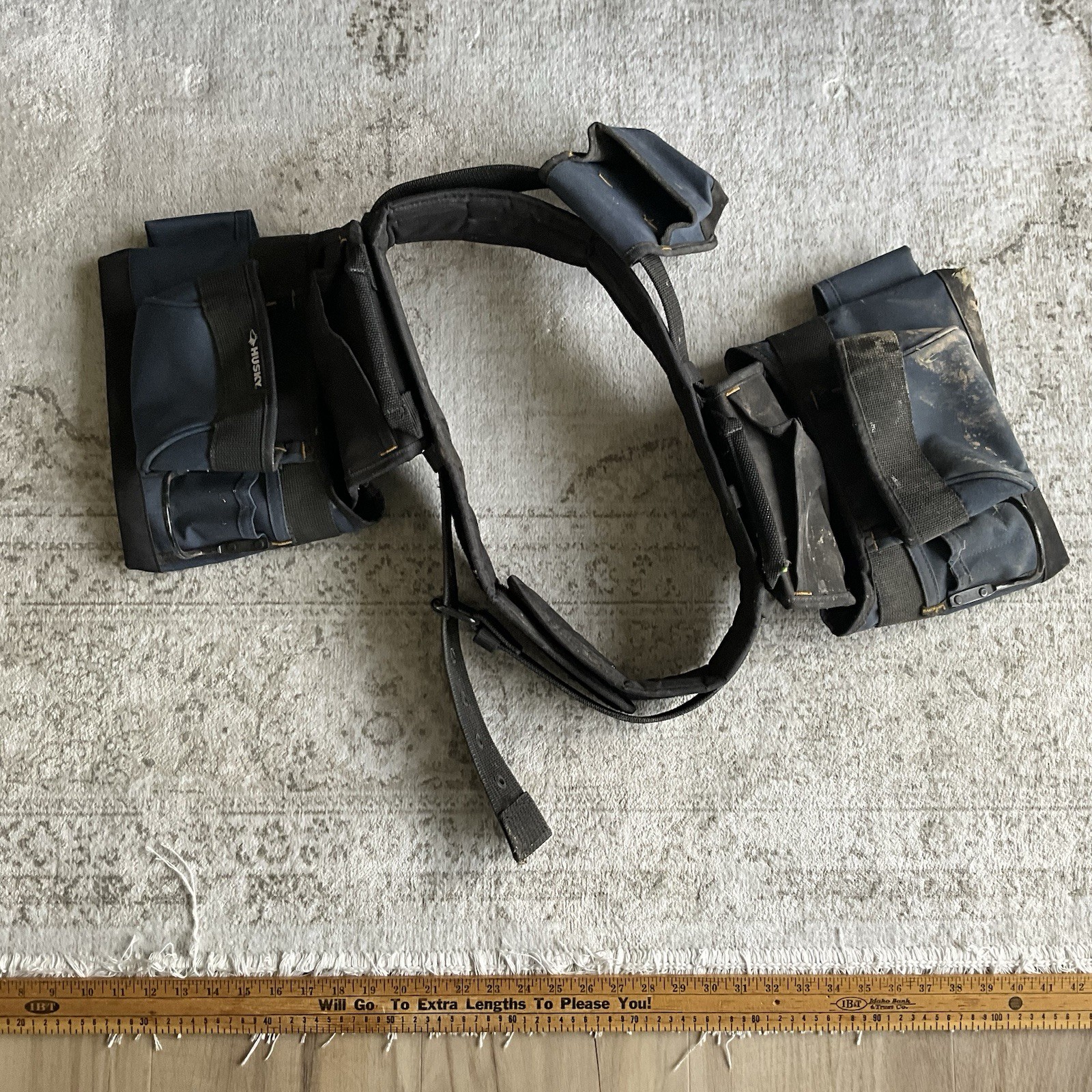 Husky Padded Tool Belt 2 Pouches Multiple Pockets Hammer Tape Holder