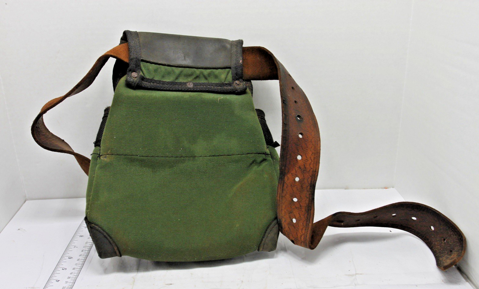 Action Work Products Gold Green Canvas Carpenter Tool Bag Pouch & Belt USED