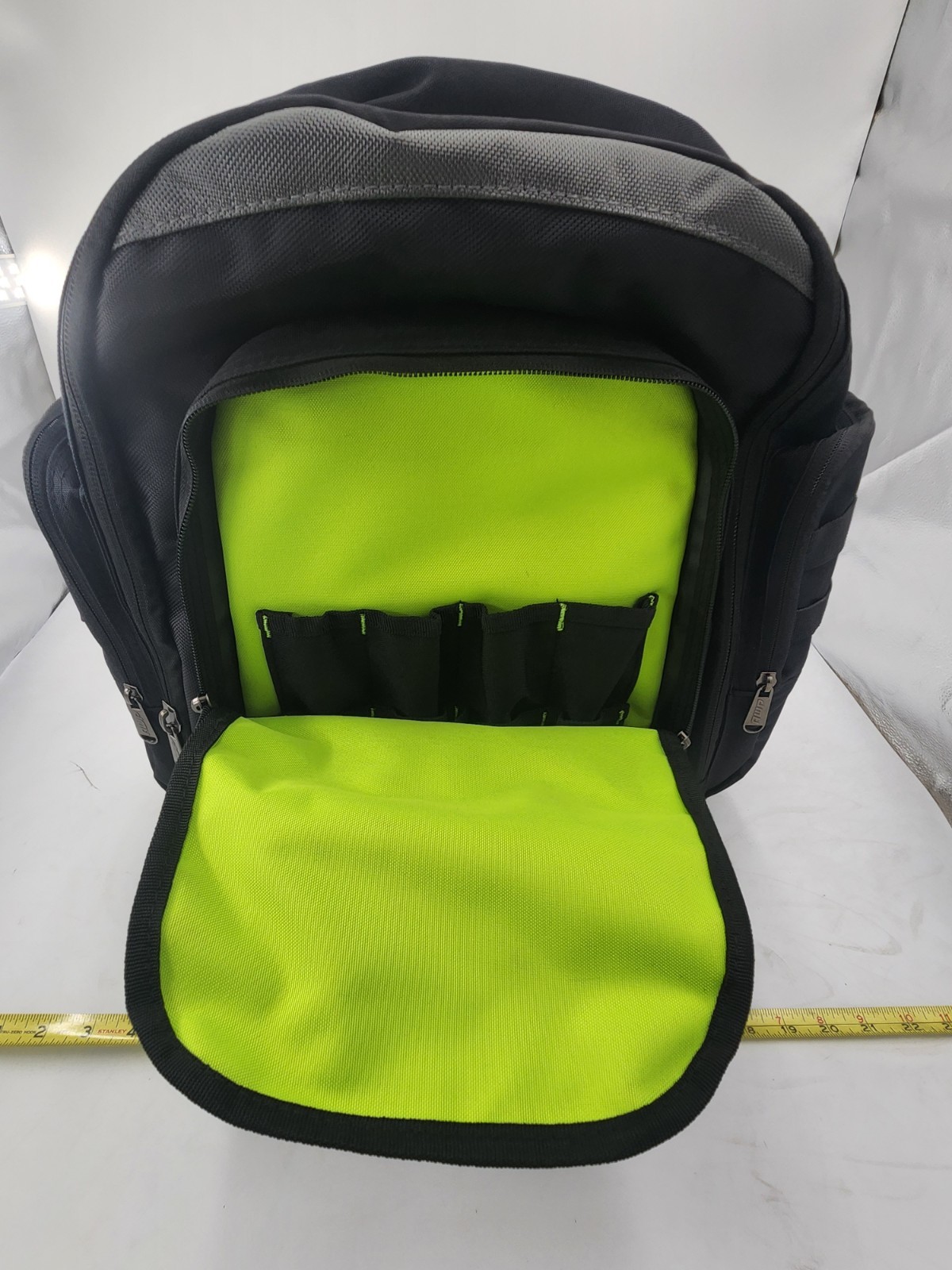 Heavy-Duty Tool Backpack: Organizing 23 Tools with Ease – Waterproof & Durable