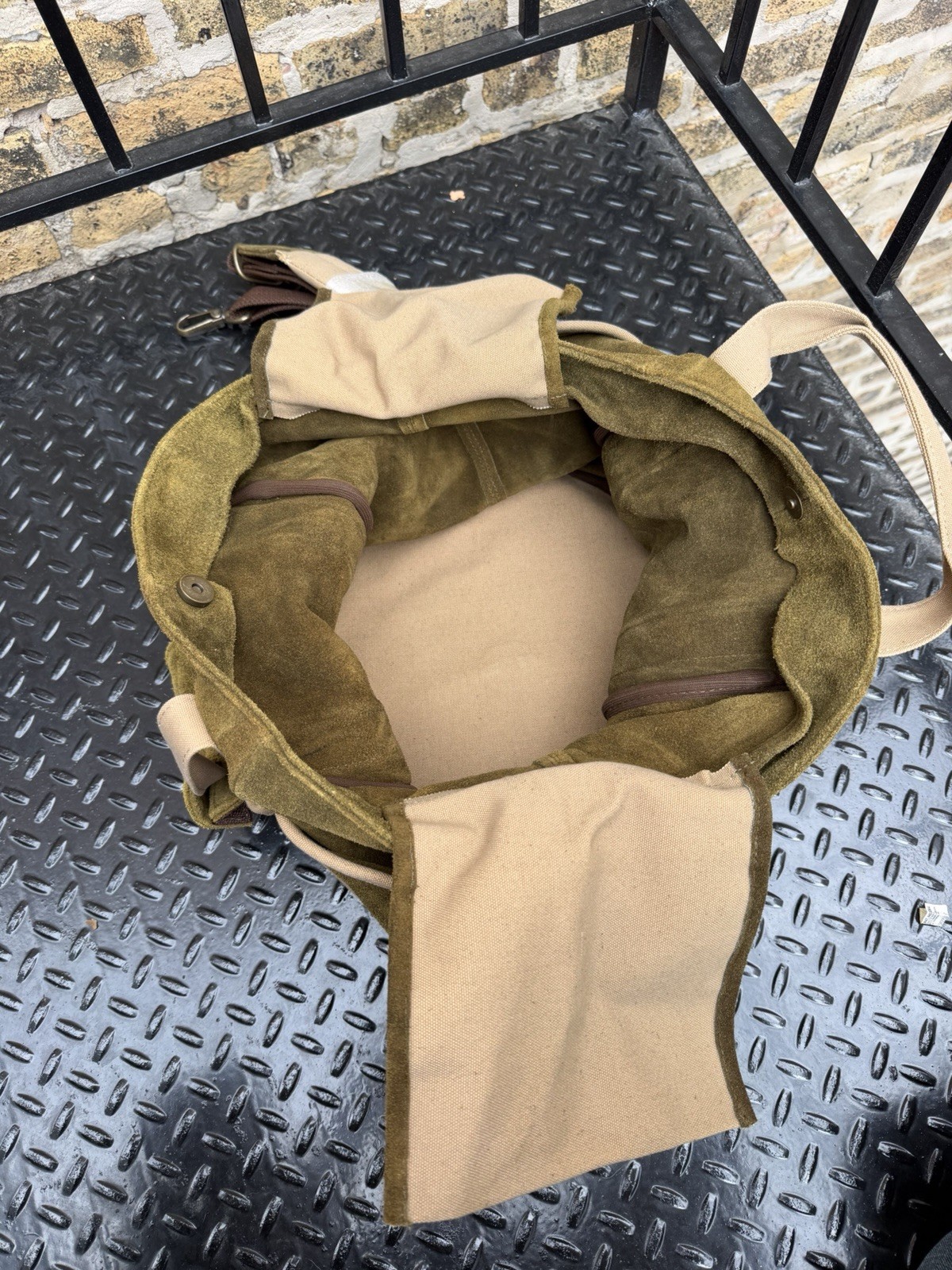 Smith & Hawken Premium Suede Leather Gardening Tool Bag w/ Shoulder Strap Green