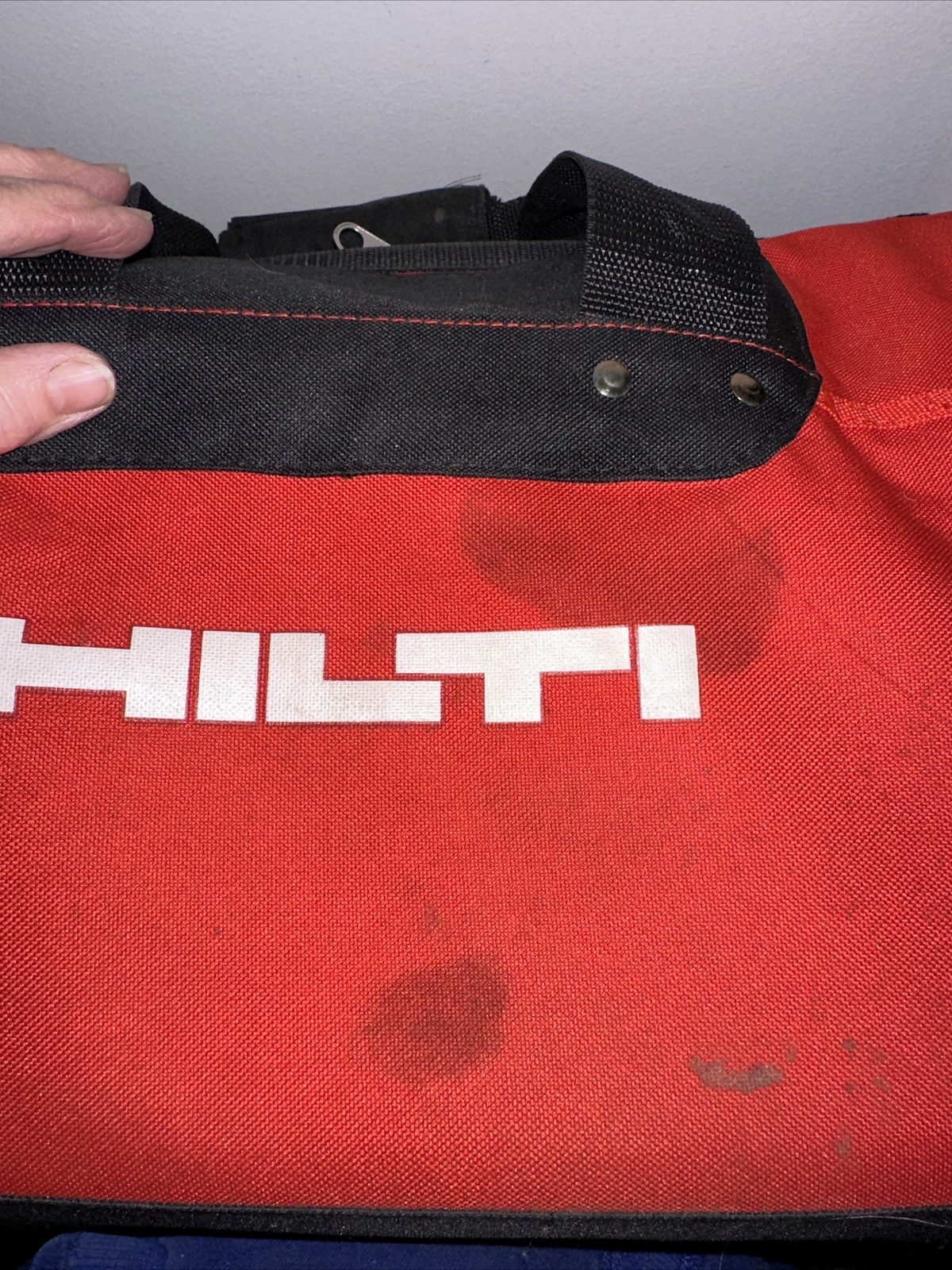 HILTI Medium Heavy Duty Contractor 17x13x13 Jobsite Tool Bag AND Shoulder Strap