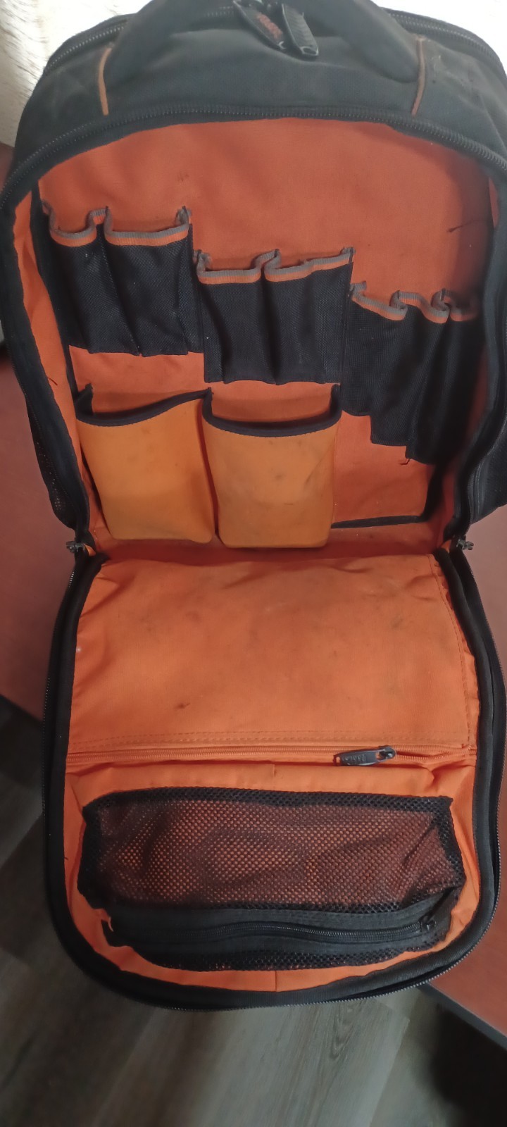 KLEIN 55647 TRADESMAN PRO TABLET BACKPACK used