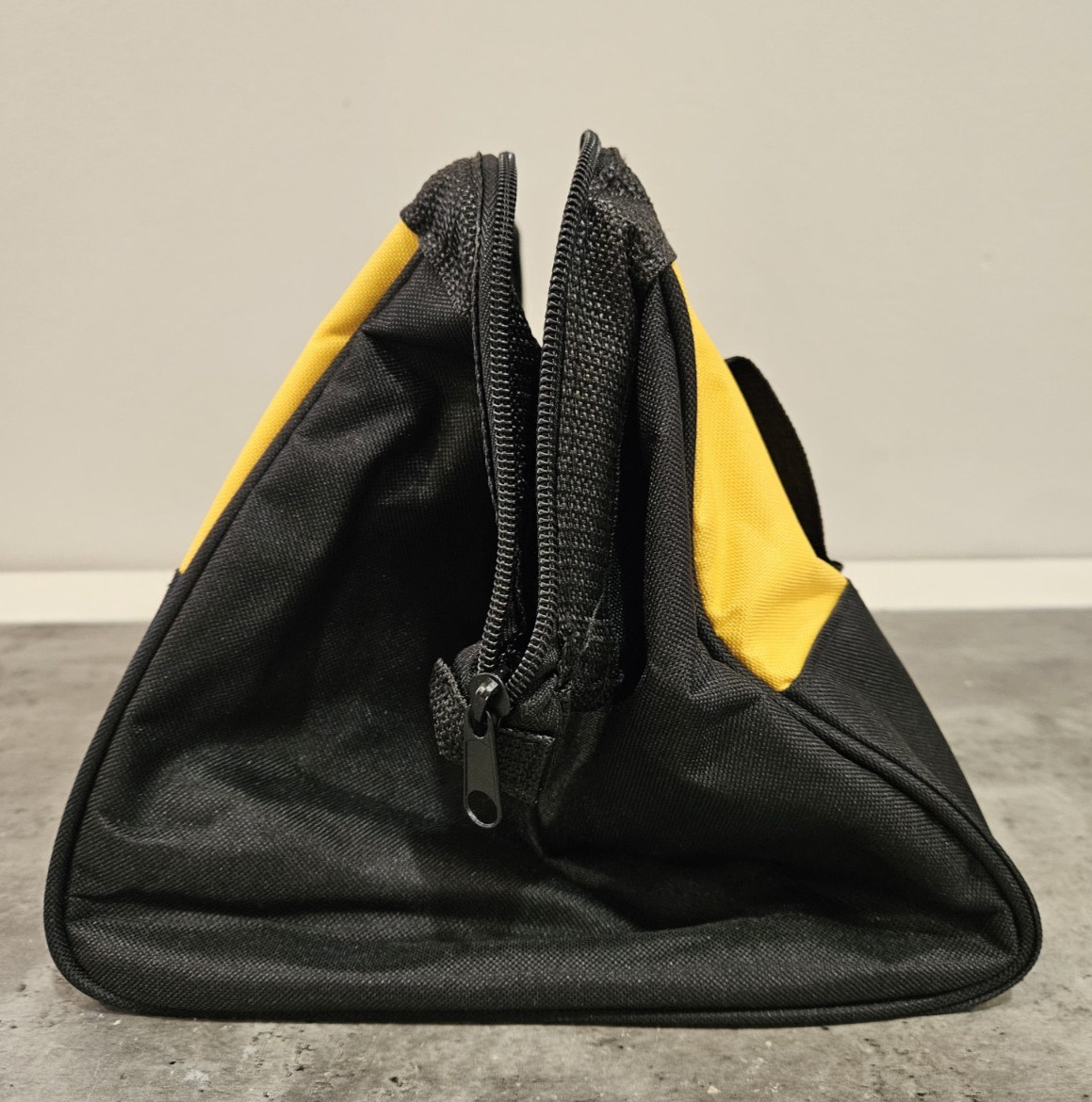 NEW – SET OF 2 DeWALT Heavy Duty Ballistic Nylon 13″ Tool Bags (13” x 10” x 10”)