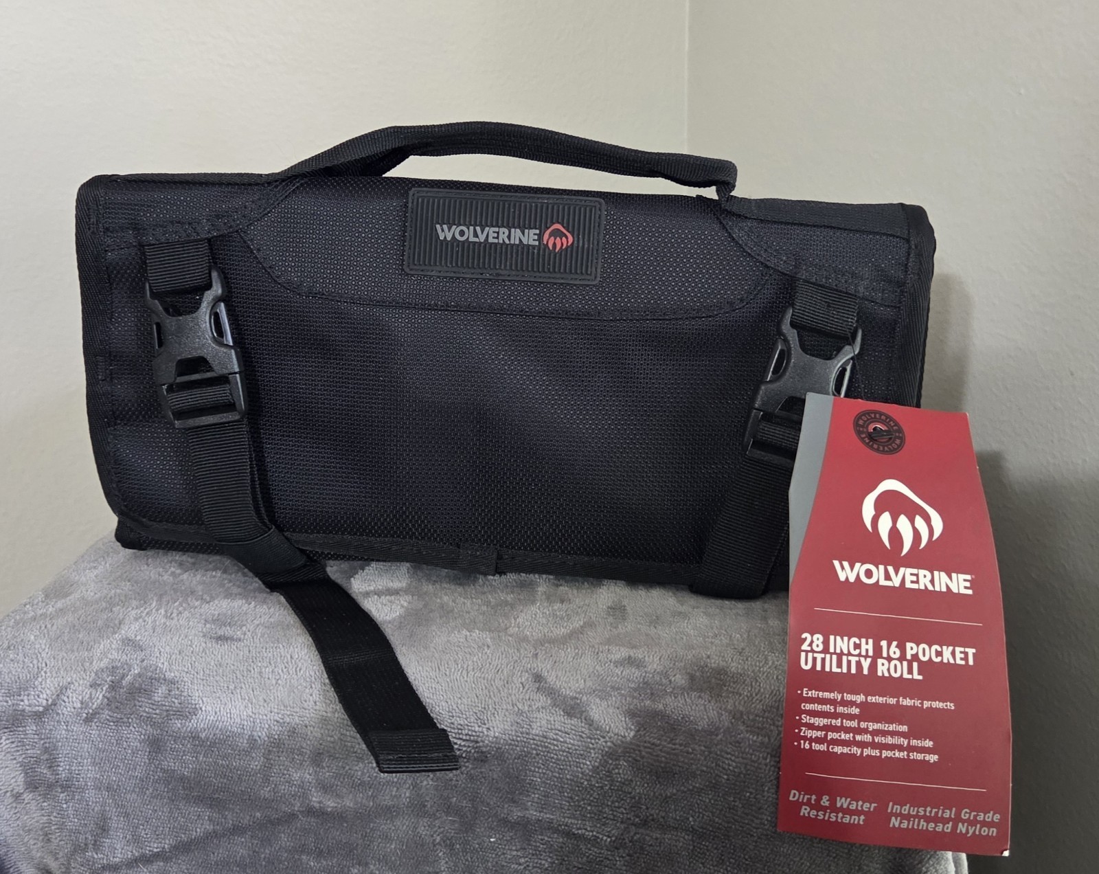 Wolverine 28 Inch 16 Pocket Utility Roll Industrial Grade Nailhead Nylon -Black