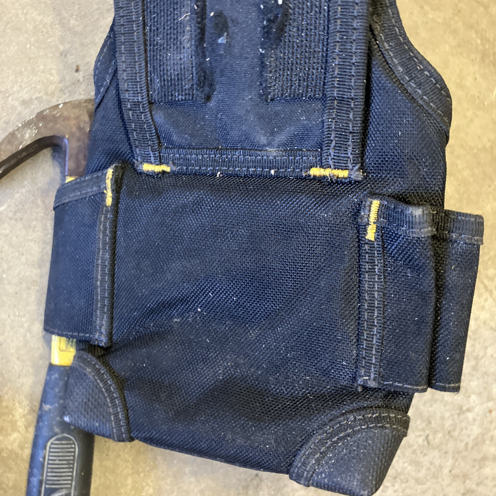 DeWalt Tool Belt Pouch Utility Holster Multi Pocket Black Yellow Tool Set B13