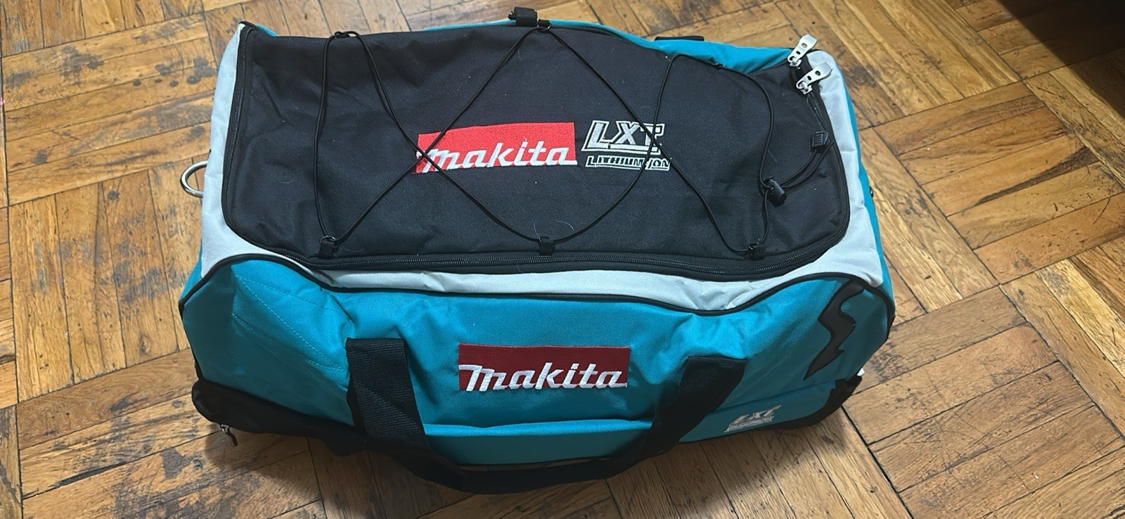 Makita LXT Lithium Ion Rolling Tool Bag Teal, Large with Wheels